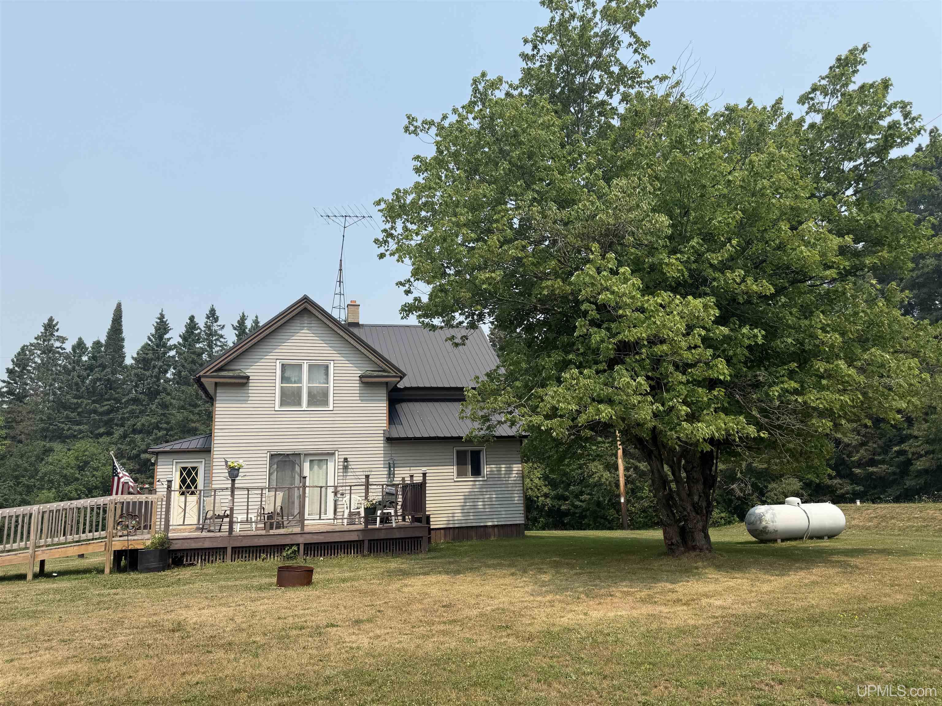 7968 W 77 Highway Property Photo 1