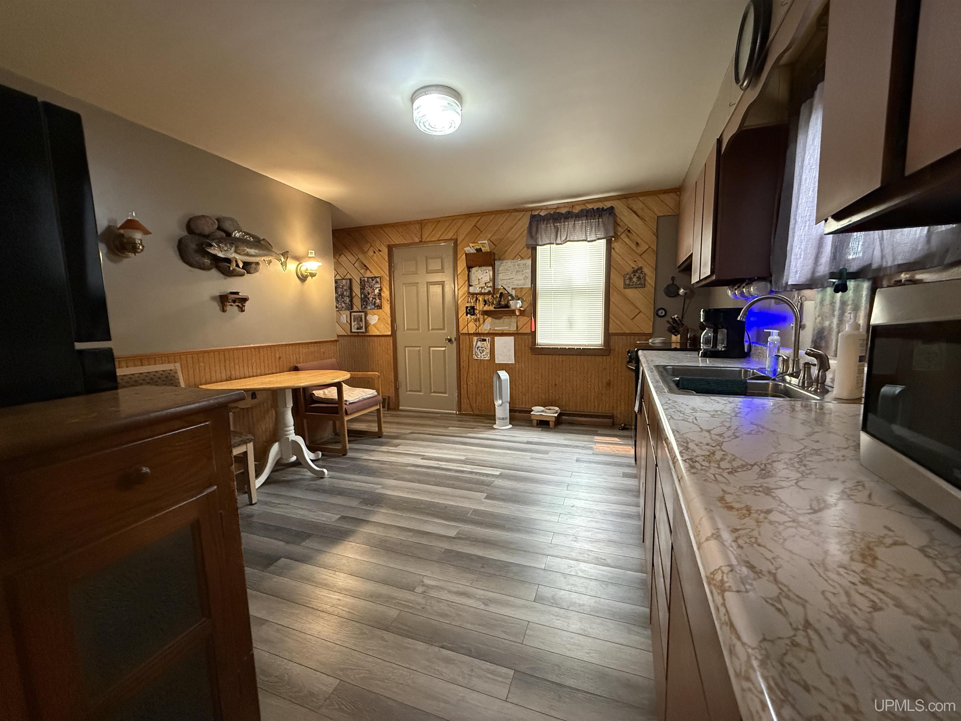 7968 W 77 Highway Property Photo 8