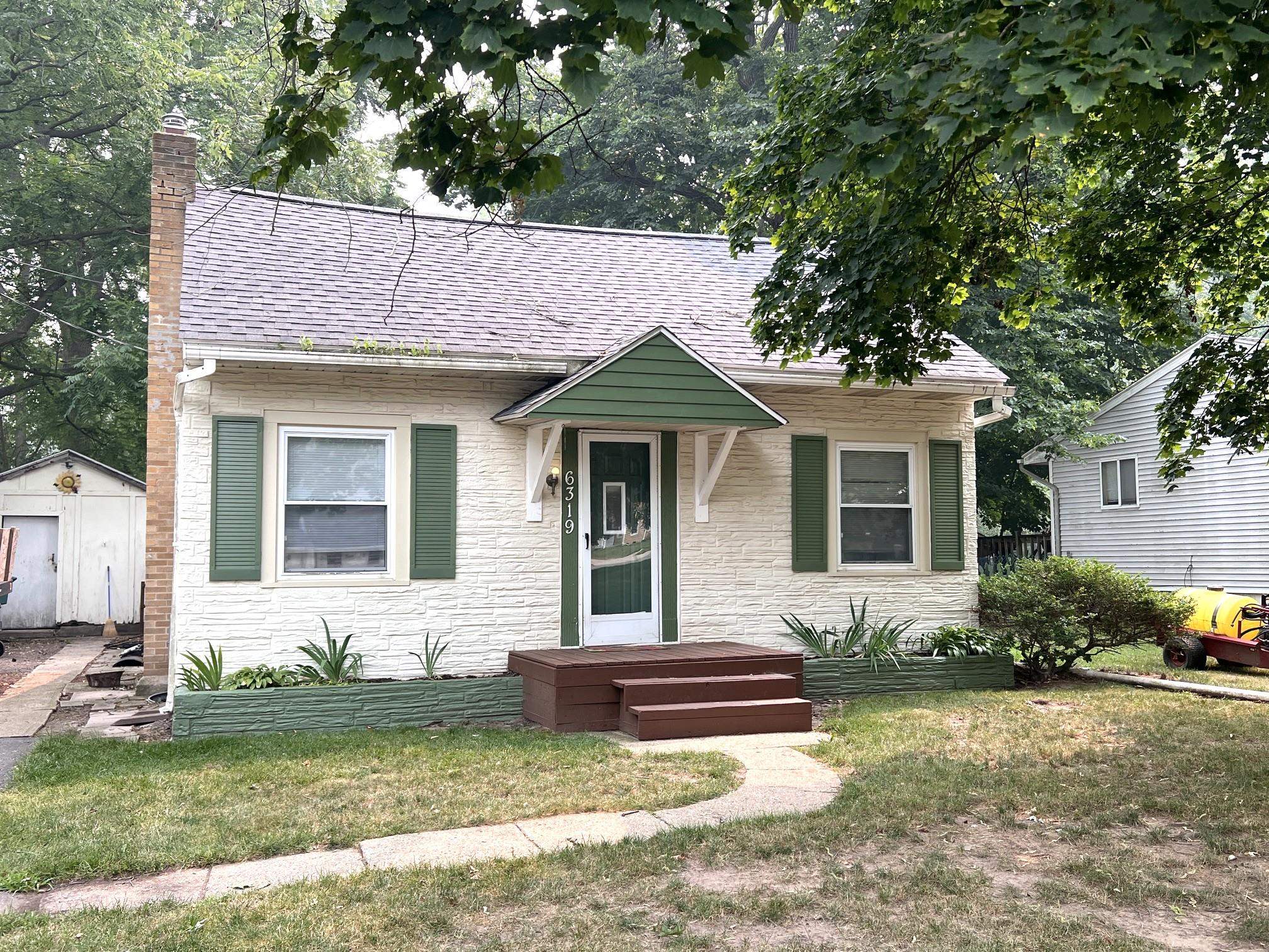 6319 S Washington Avenue Property Photo 1