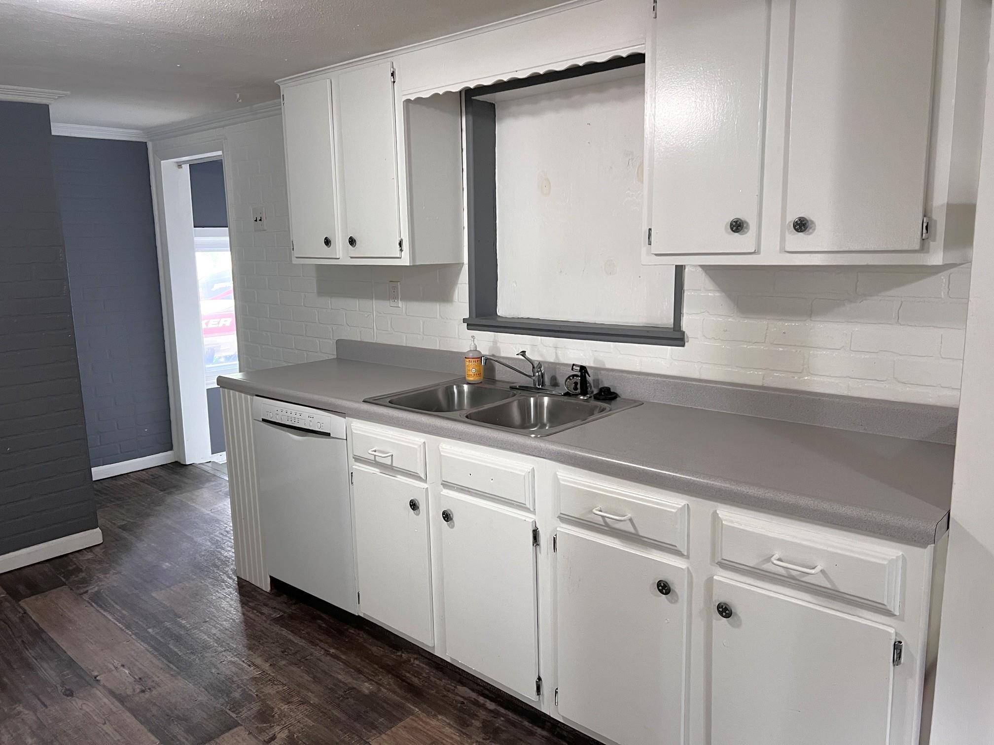 6319 S Washington Avenue Property Photo 6