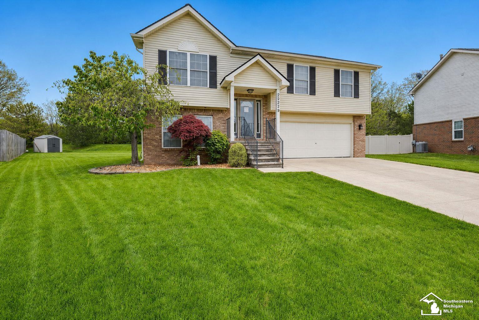 29229 Hunter Court Property Photo 1