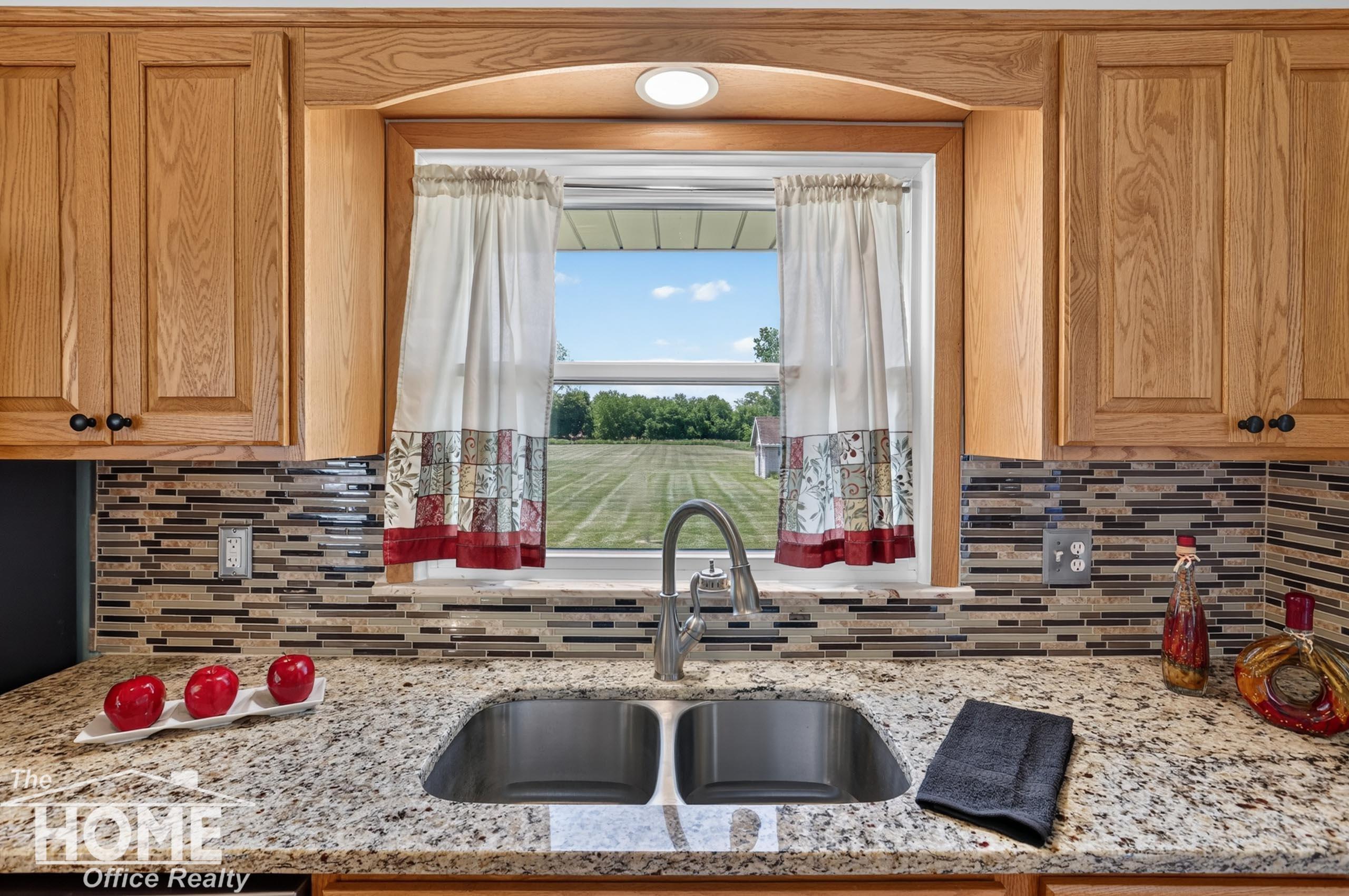 825 N State Road Property Photo 10