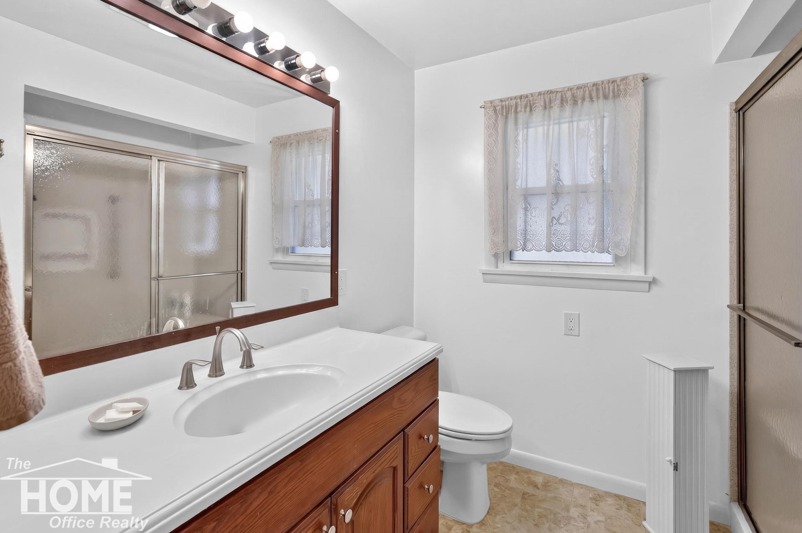 825 N State Road Property Photo 14