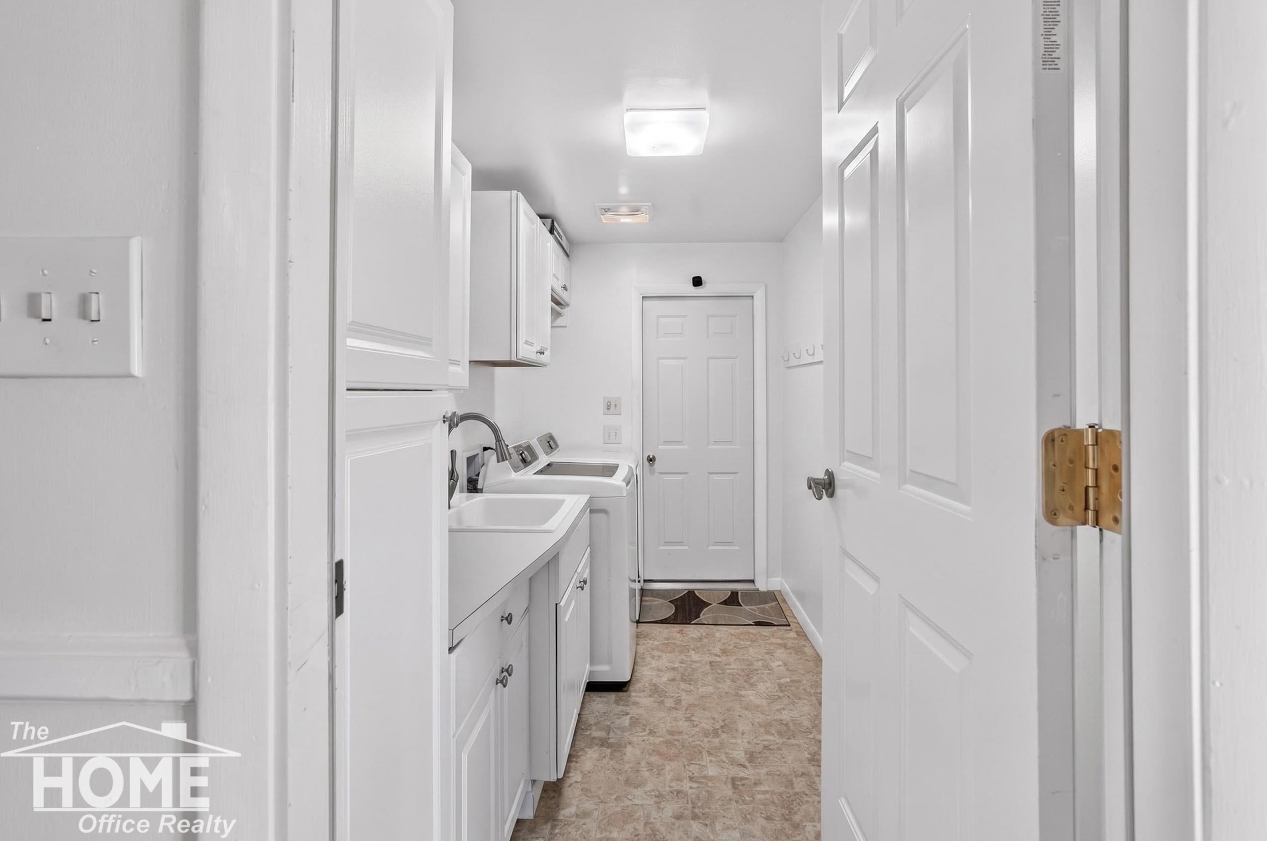 825 N State Road Property Photo 17