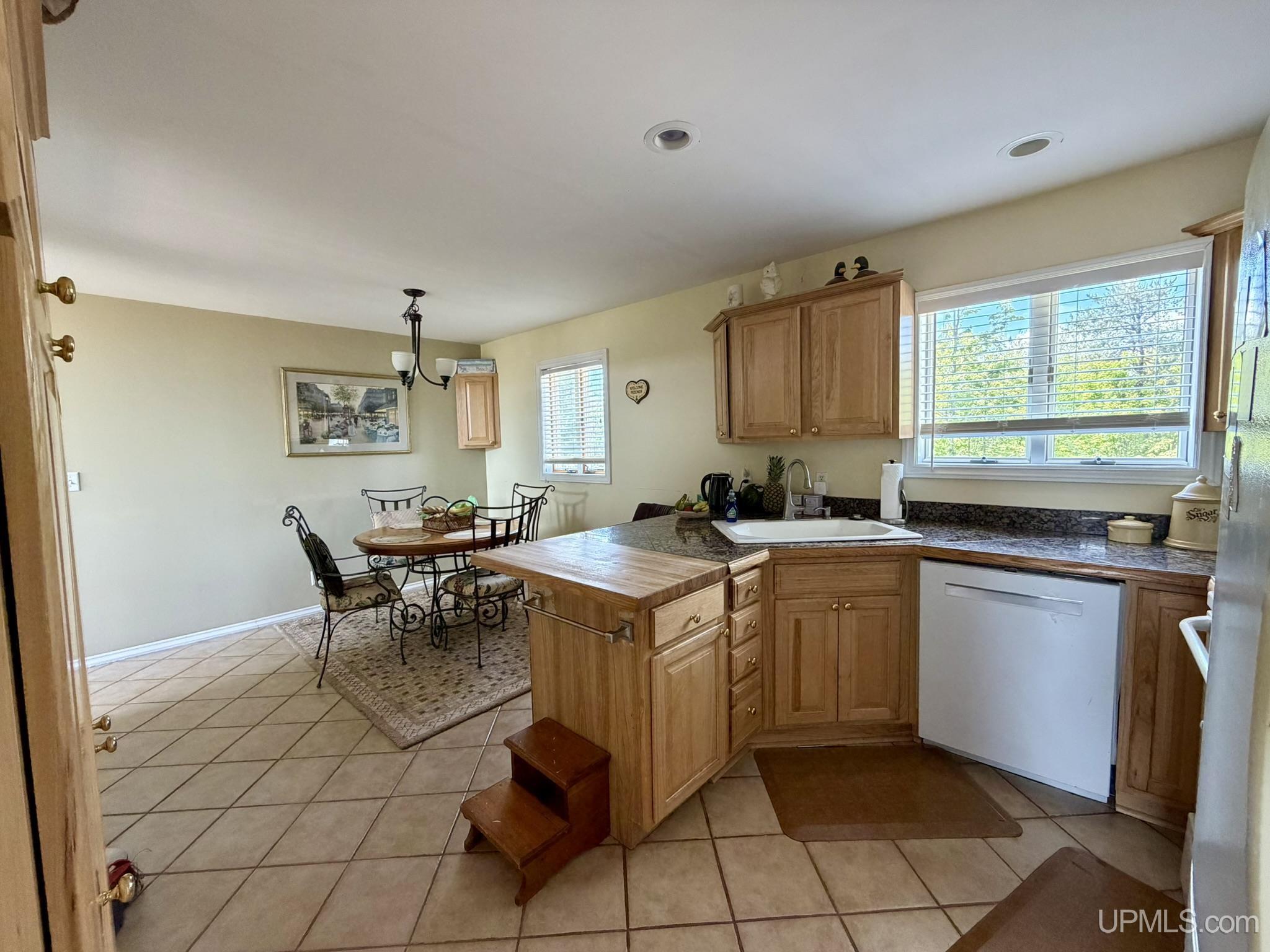7957 W Us2 Highway Property Photo 16
