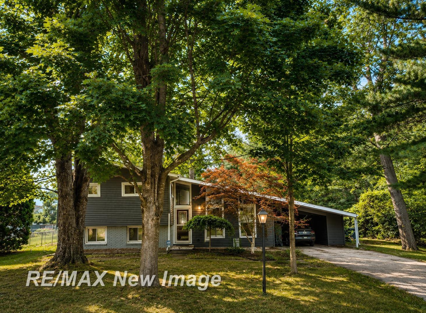 5121 Queen Drive Property Photo 1