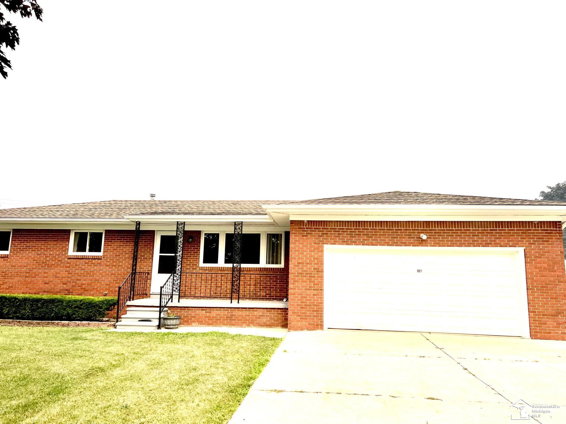 901 Huber Drive Property Photo 1