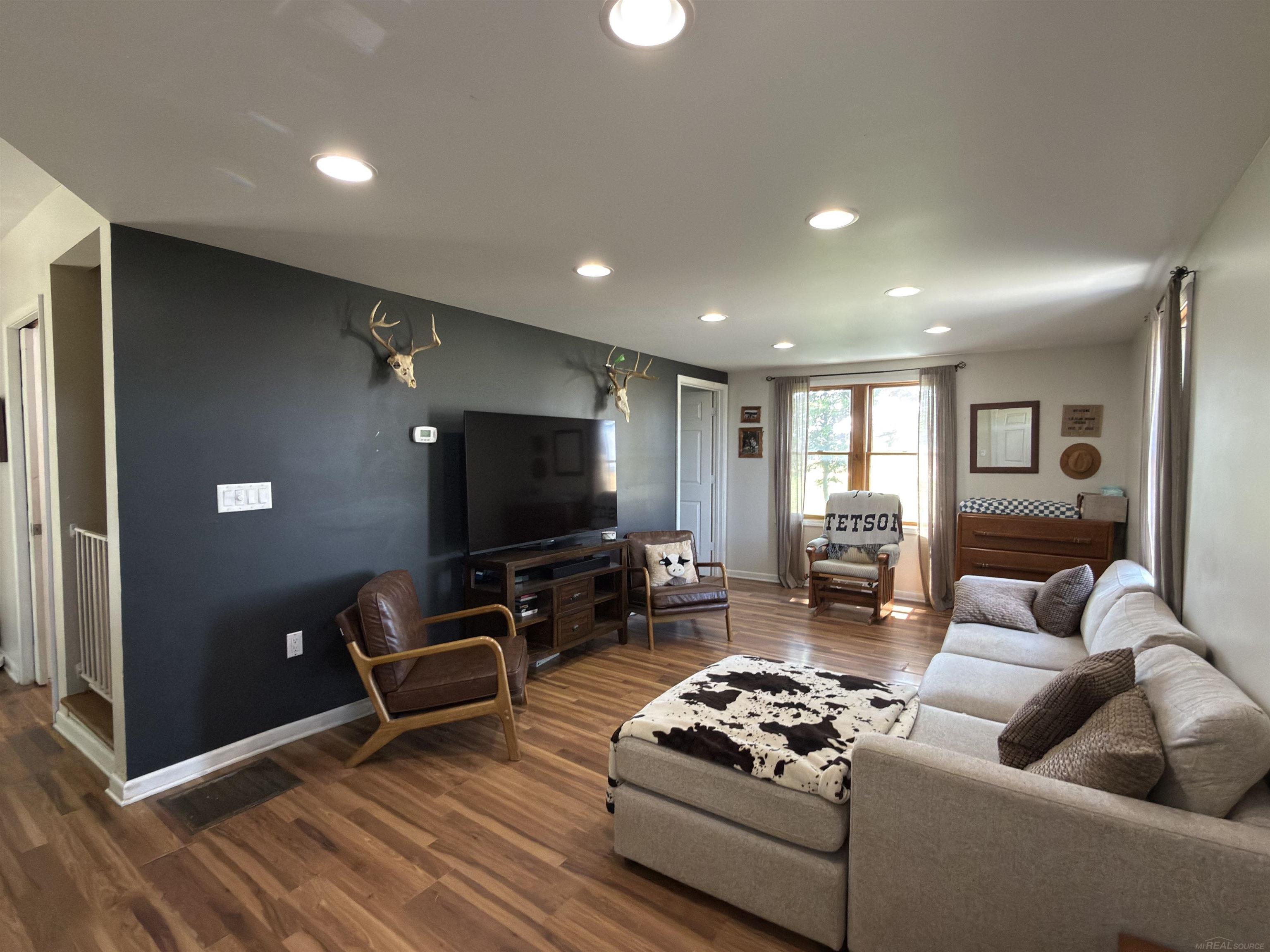 4951 Deckerville Road Property Photo 5