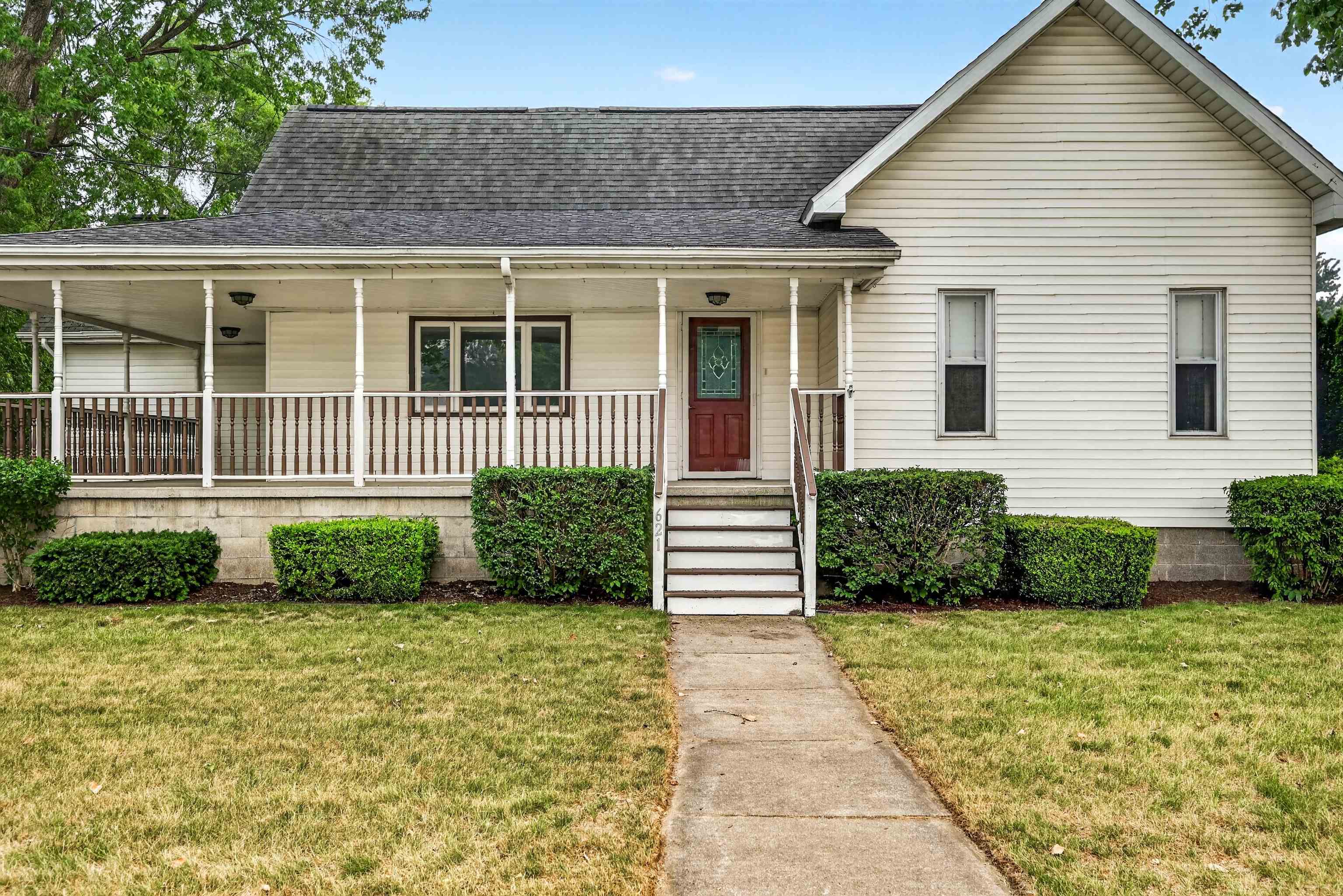 621 W Saginaw Street