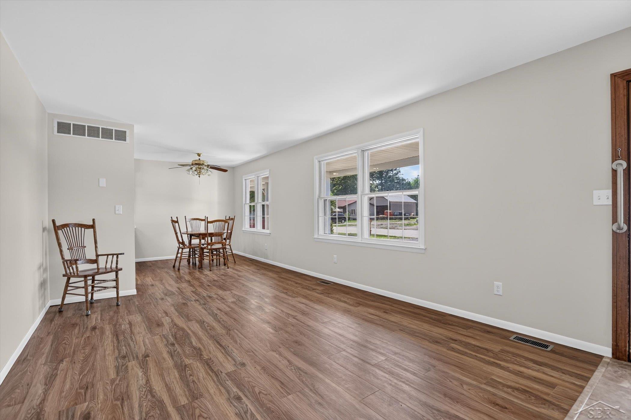 445 Henry Street Property Photo 6