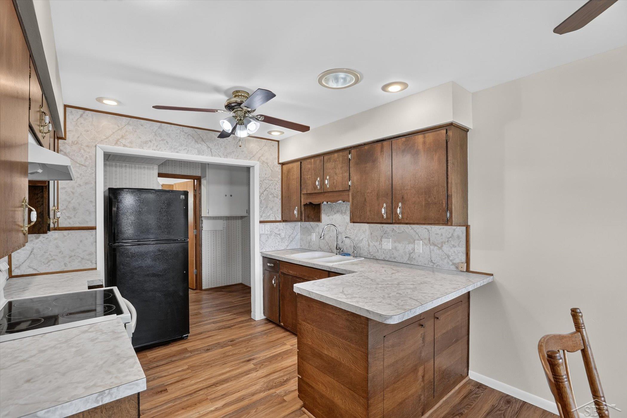 445 Henry Street Property Photo 17