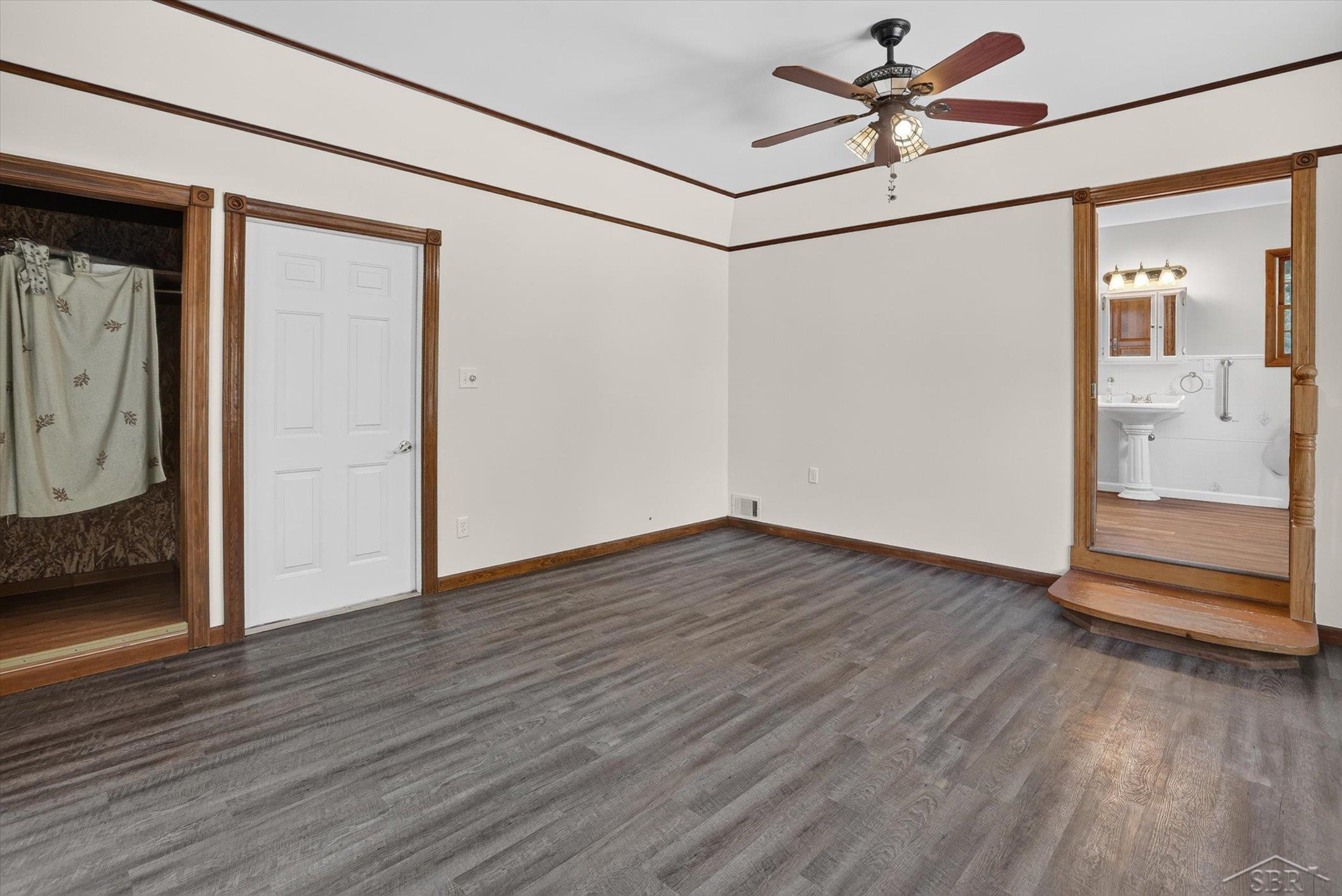 445 Henry Street Property Photo 19
