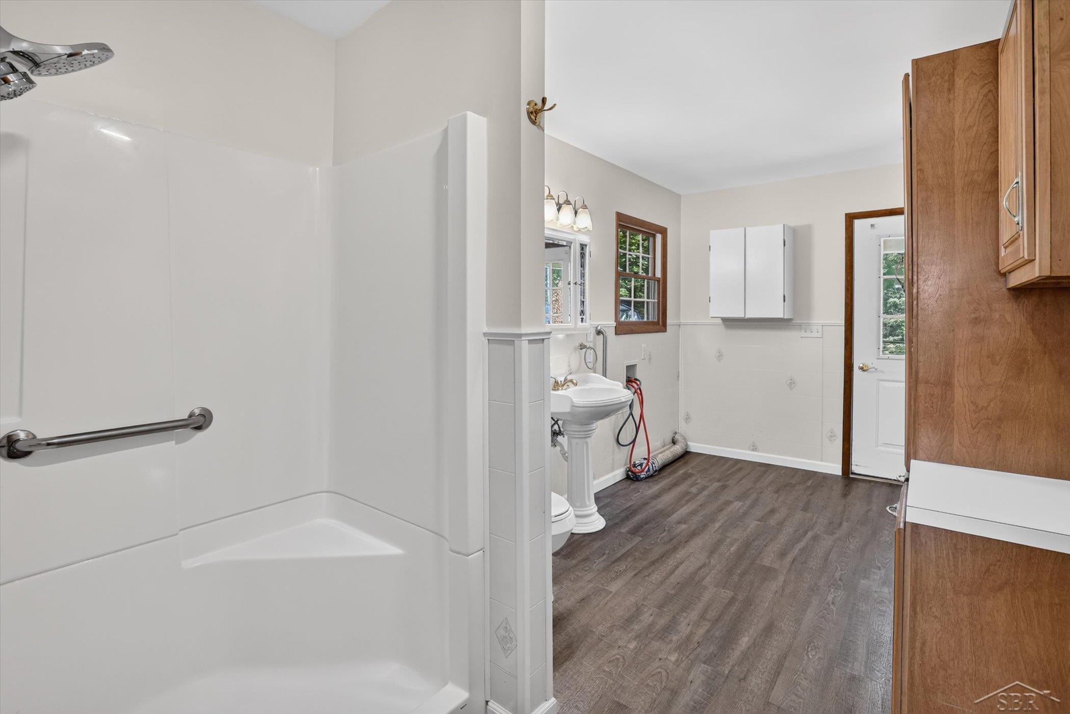 445 Henry Street Property Photo 20
