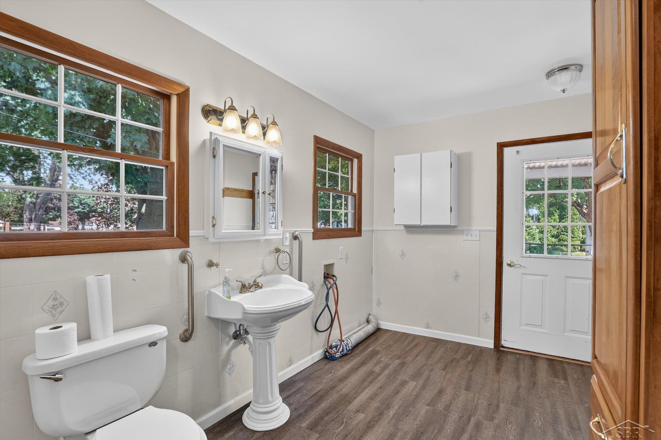 445 Henry Street Property Photo 21