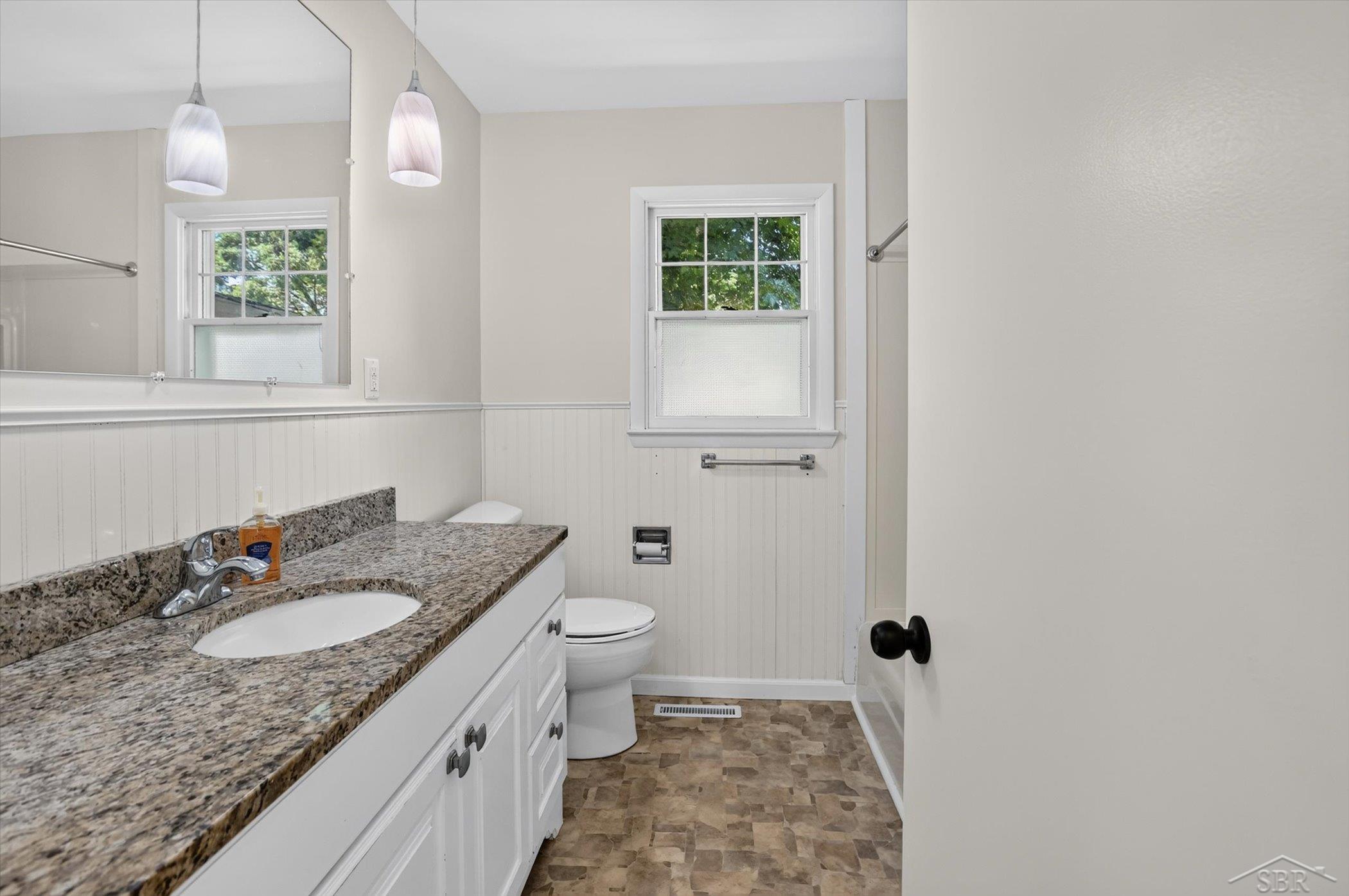 445 Henry Street Property Photo 29