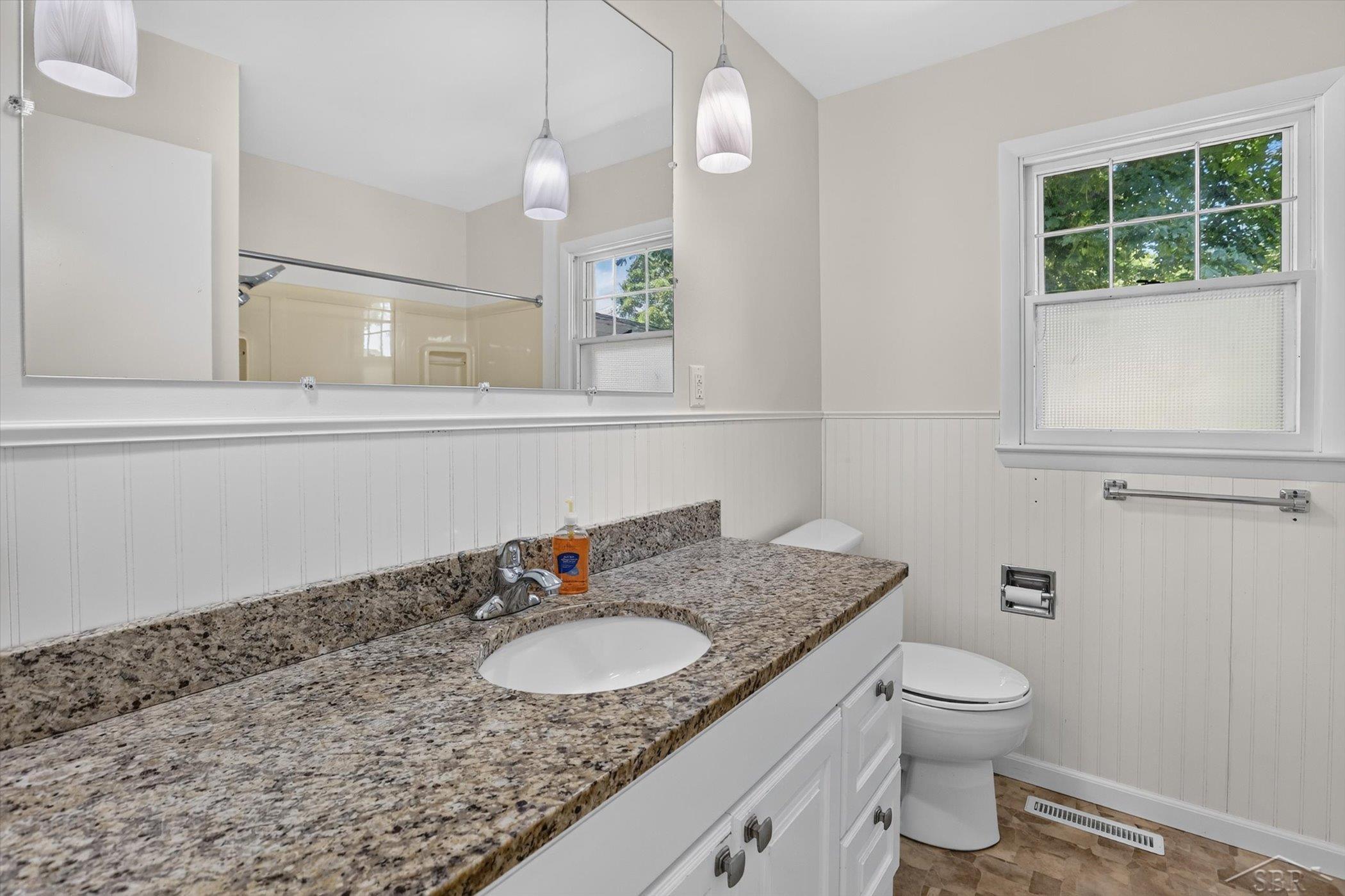 445 Henry Street Property Photo 30