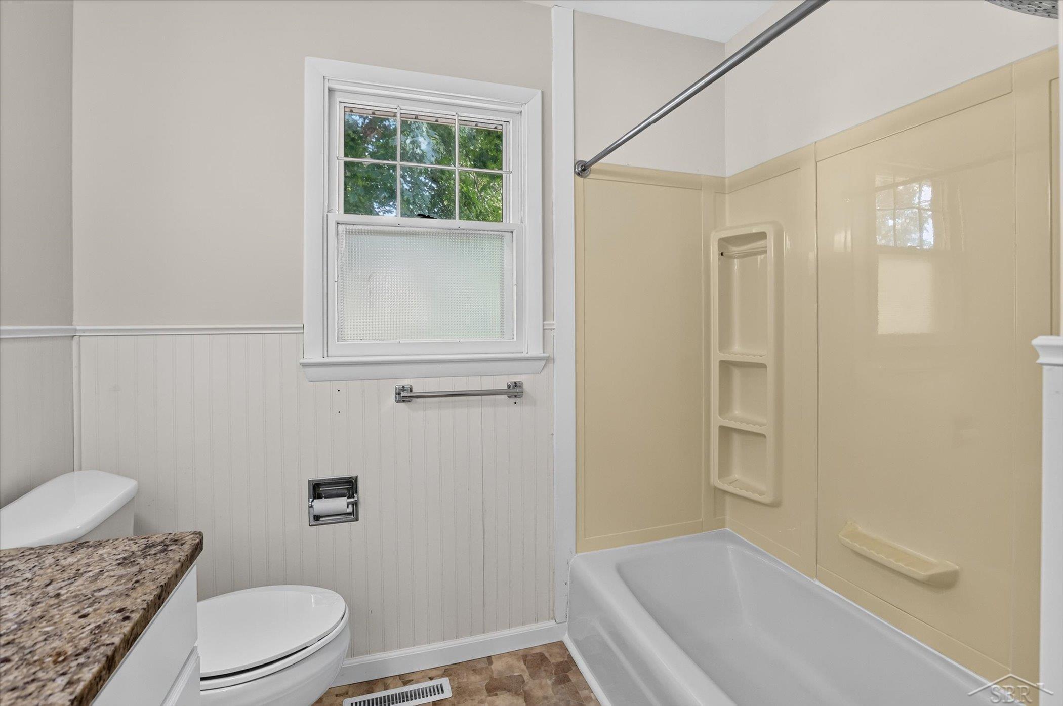 445 Henry Street Property Photo 31