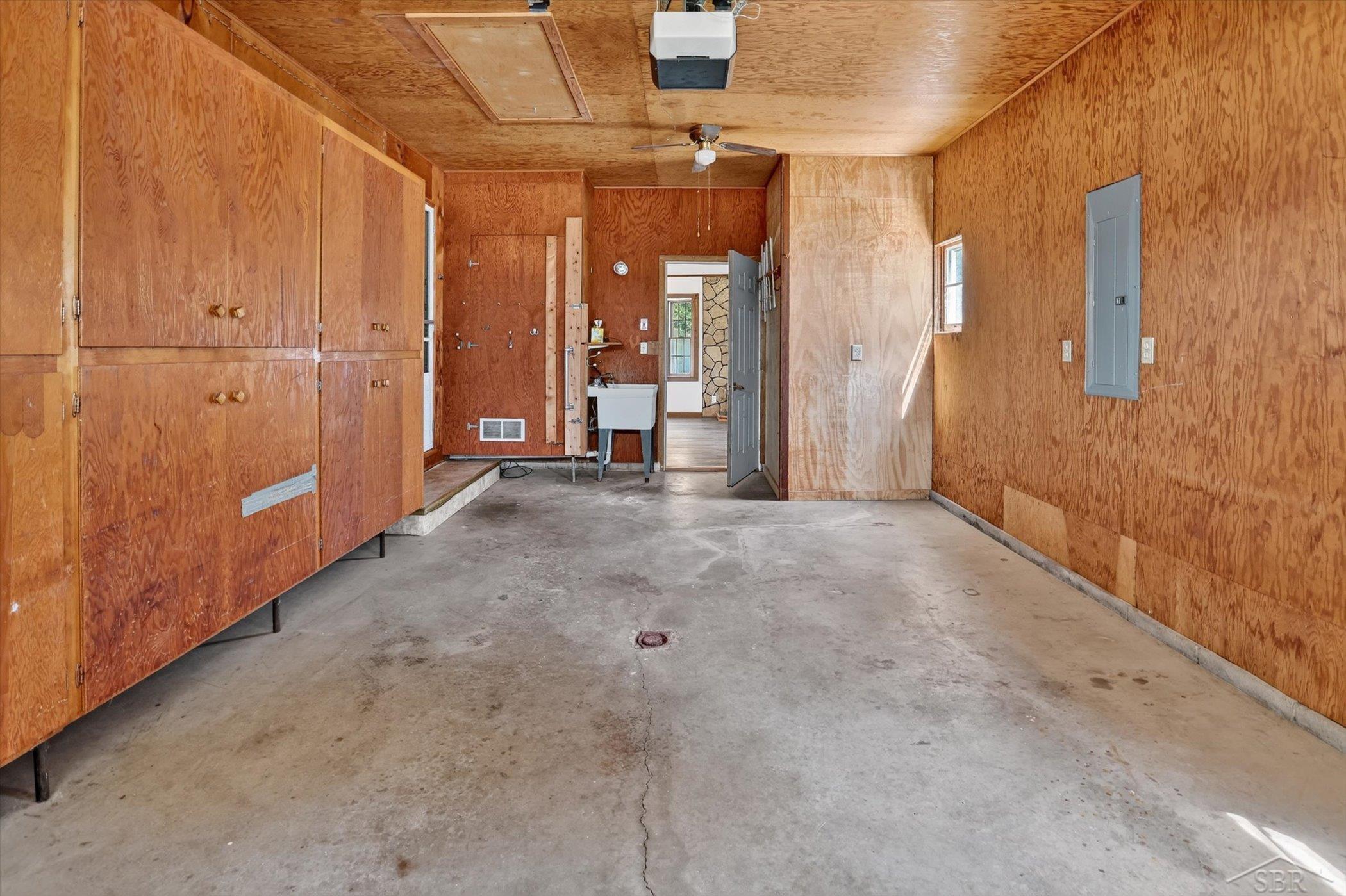 445 Henry Street Property Photo 32