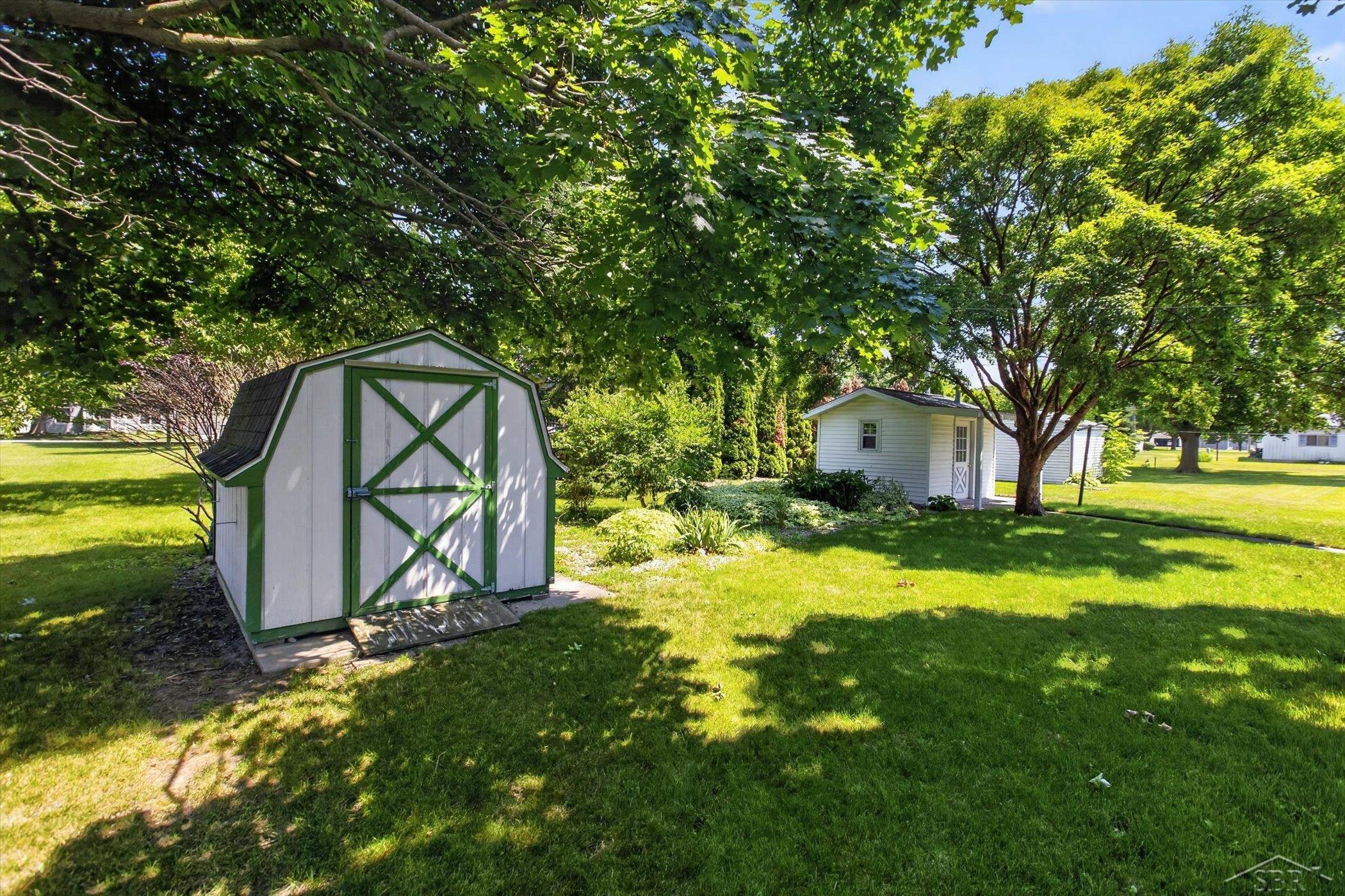 445 Henry Street Property Photo 37