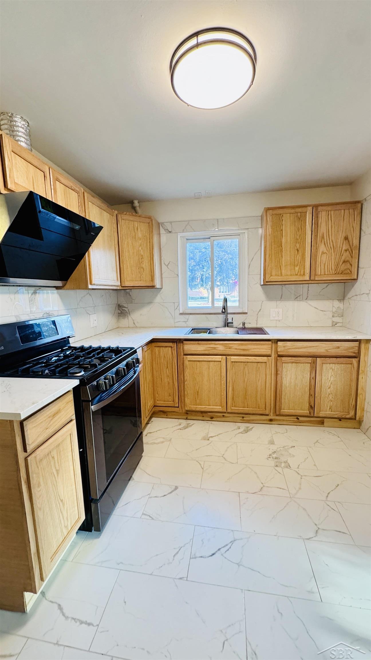 352 S 29th Street Property Photo 8