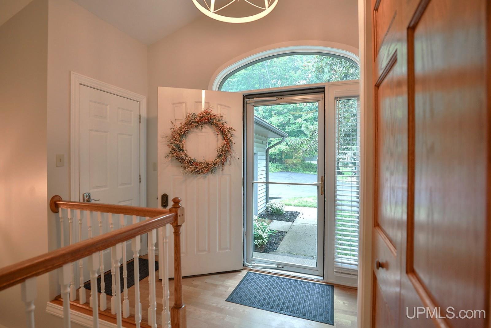 223 Crestview Drive Property Photo 5