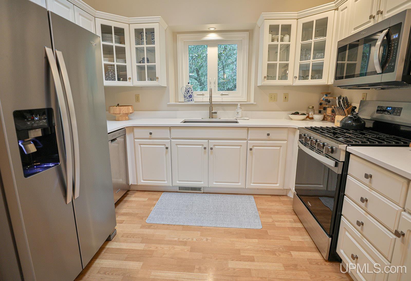 223 Crestview Drive Property Photo 11