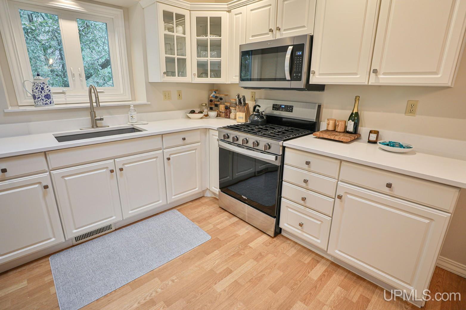 223 Crestview Drive Property Photo 12