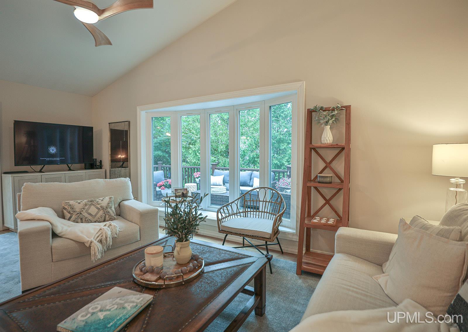 223 Crestview Drive Property Photo 15