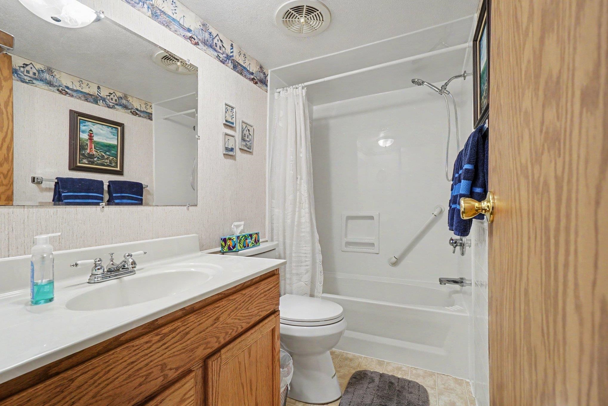 425 E Maple Street Property Photo 12