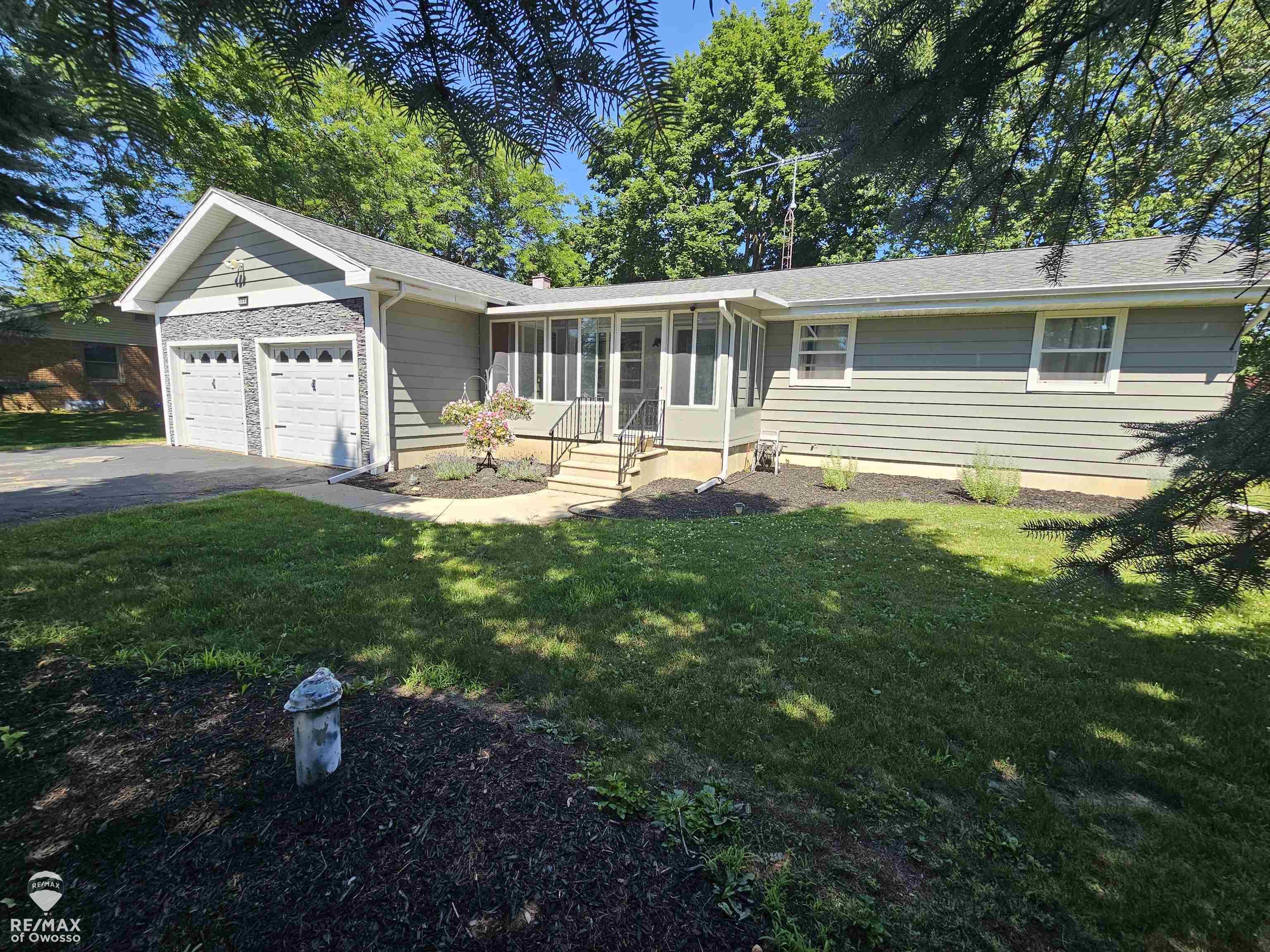 500 N Hintz Street Property Photo 1
