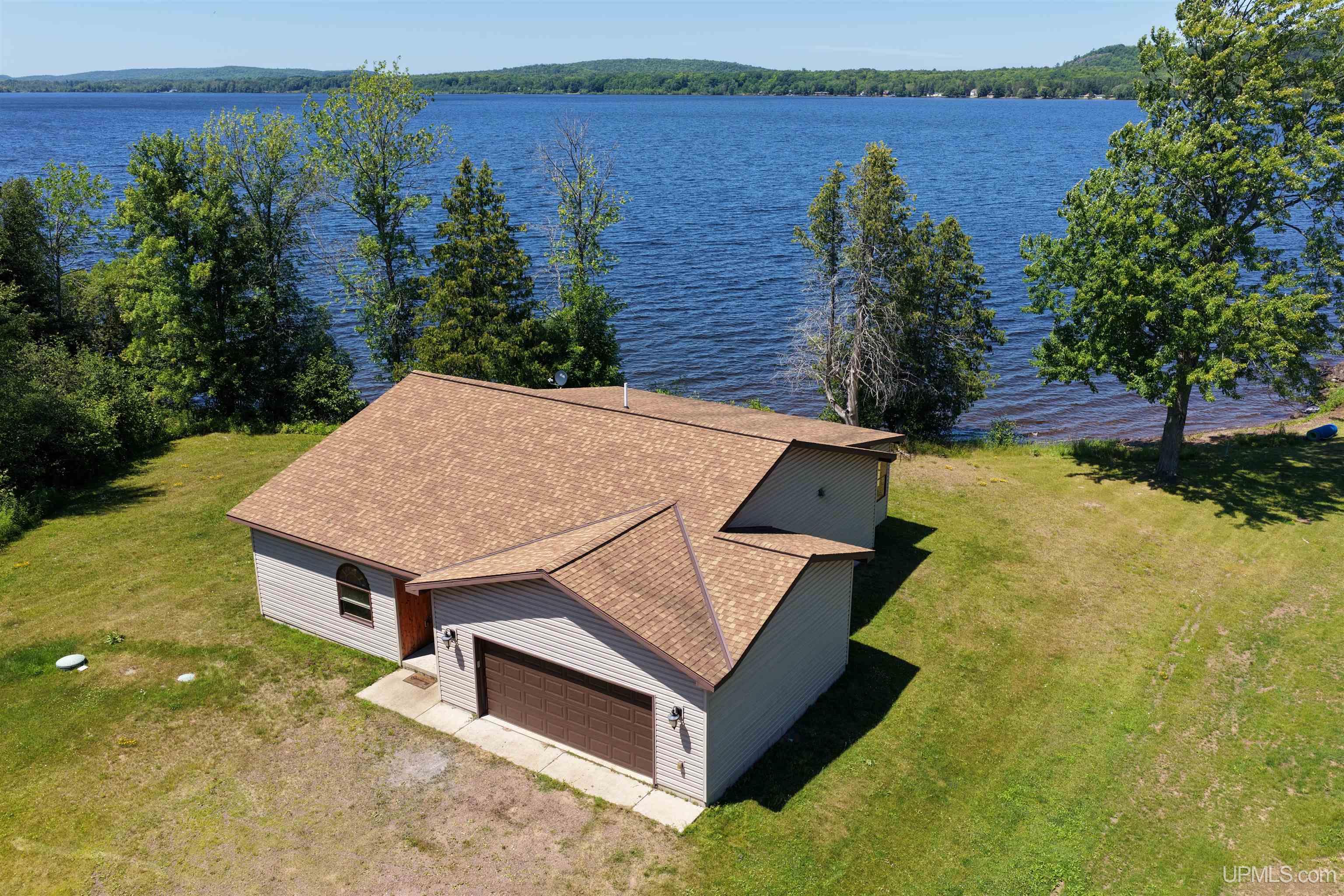 14983 E Shore Road Property Photo 1