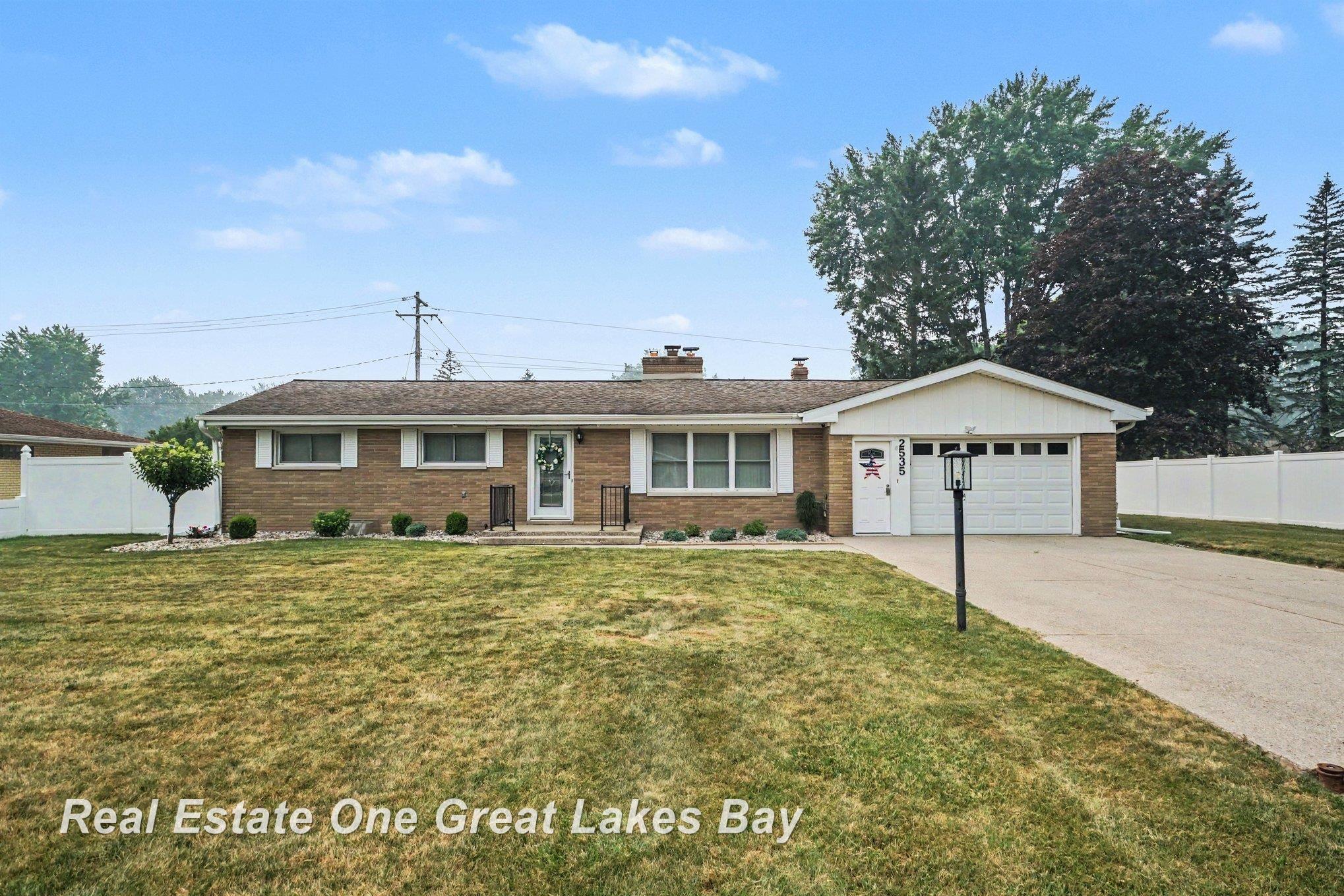 2535 E Greendale Drive