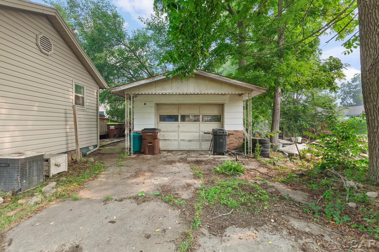 306 Summer Street Property Photo 7