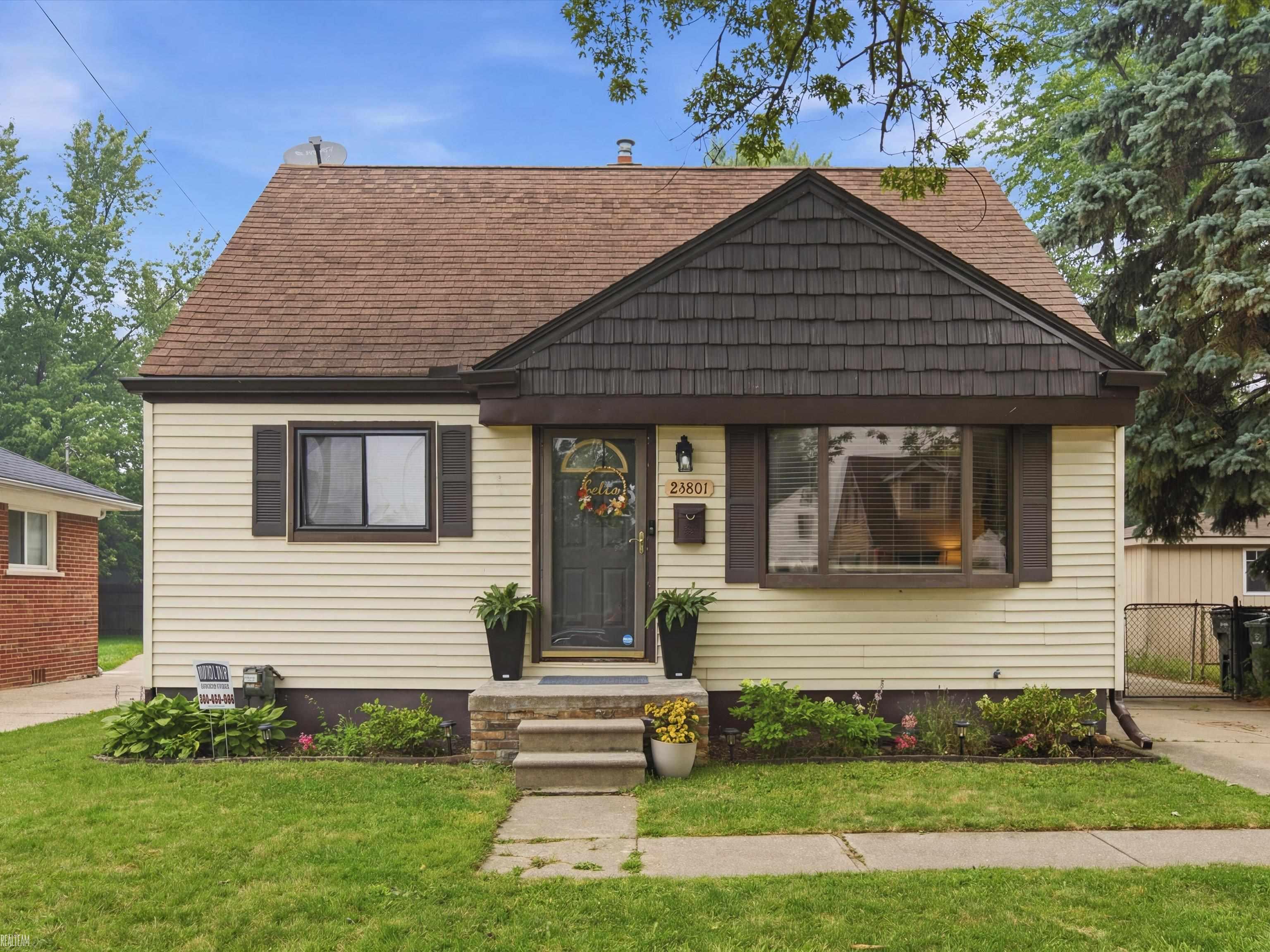 23801 Beverly Street Property Photo 1
