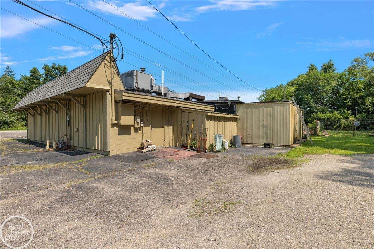 60730 Van Dyke Avenue Property Photo 11