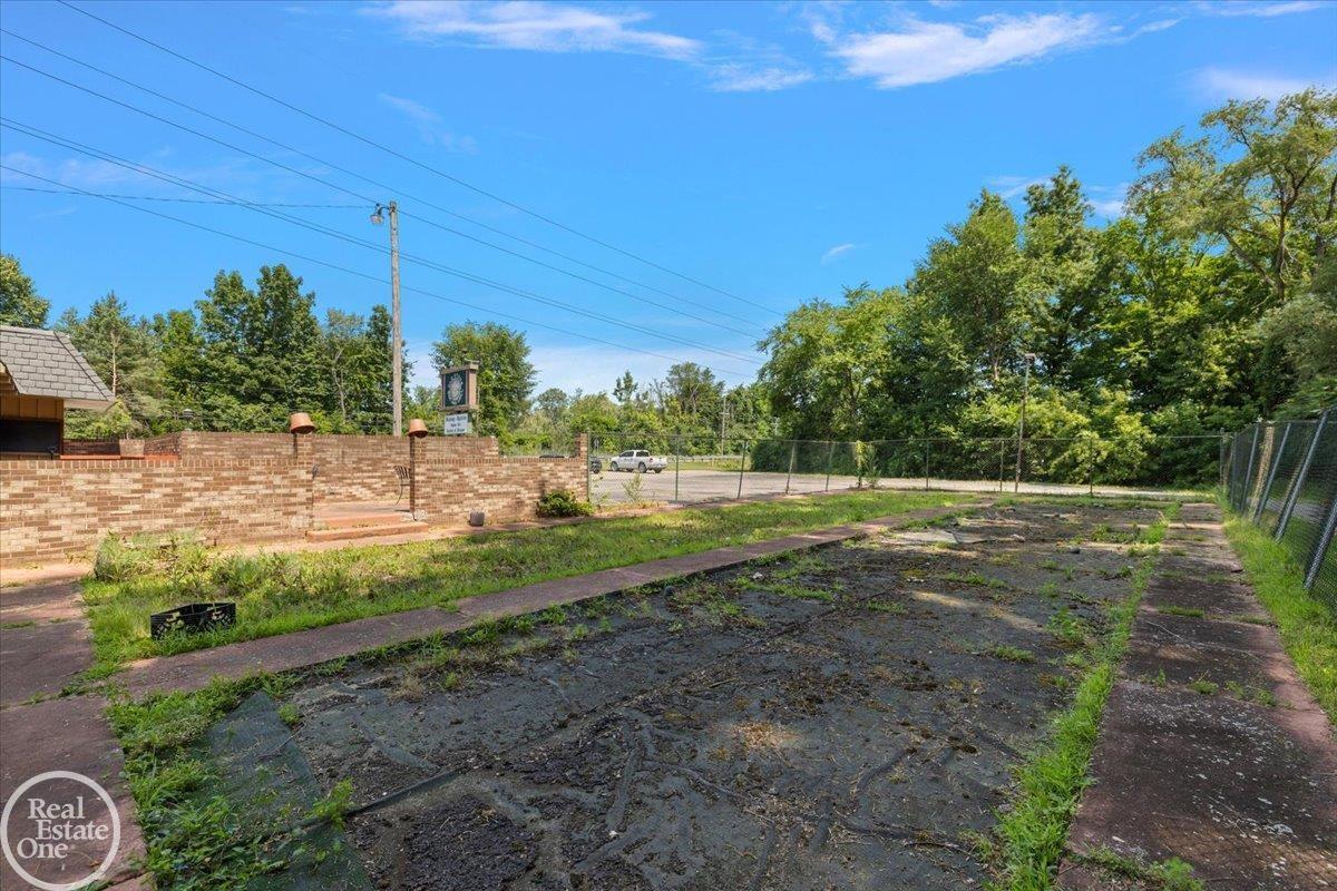 60730 Van Dyke Avenue Property Photo 12
