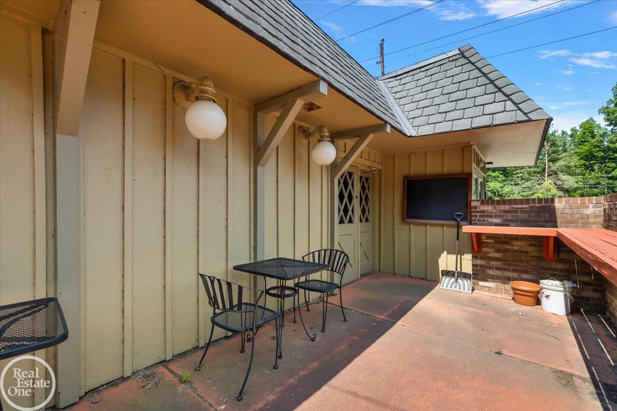 60730 Van Dyke Avenue Property Photo 20