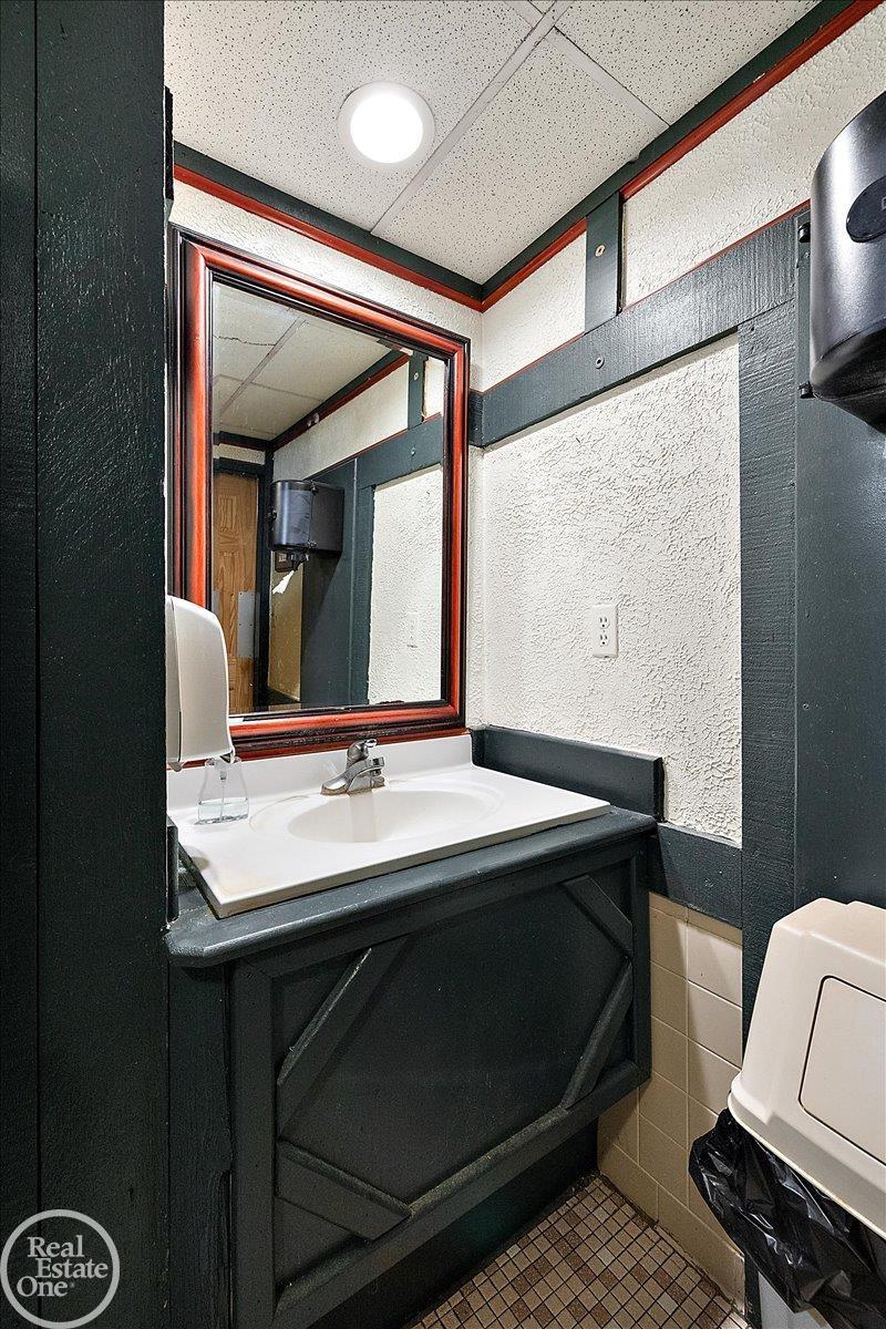 60730 Van Dyke Avenue Property Photo 63