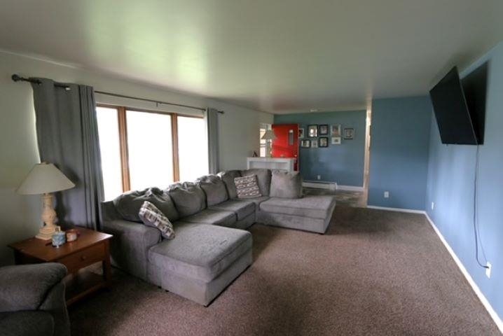 5595 Noreen Drive Property Photo 2