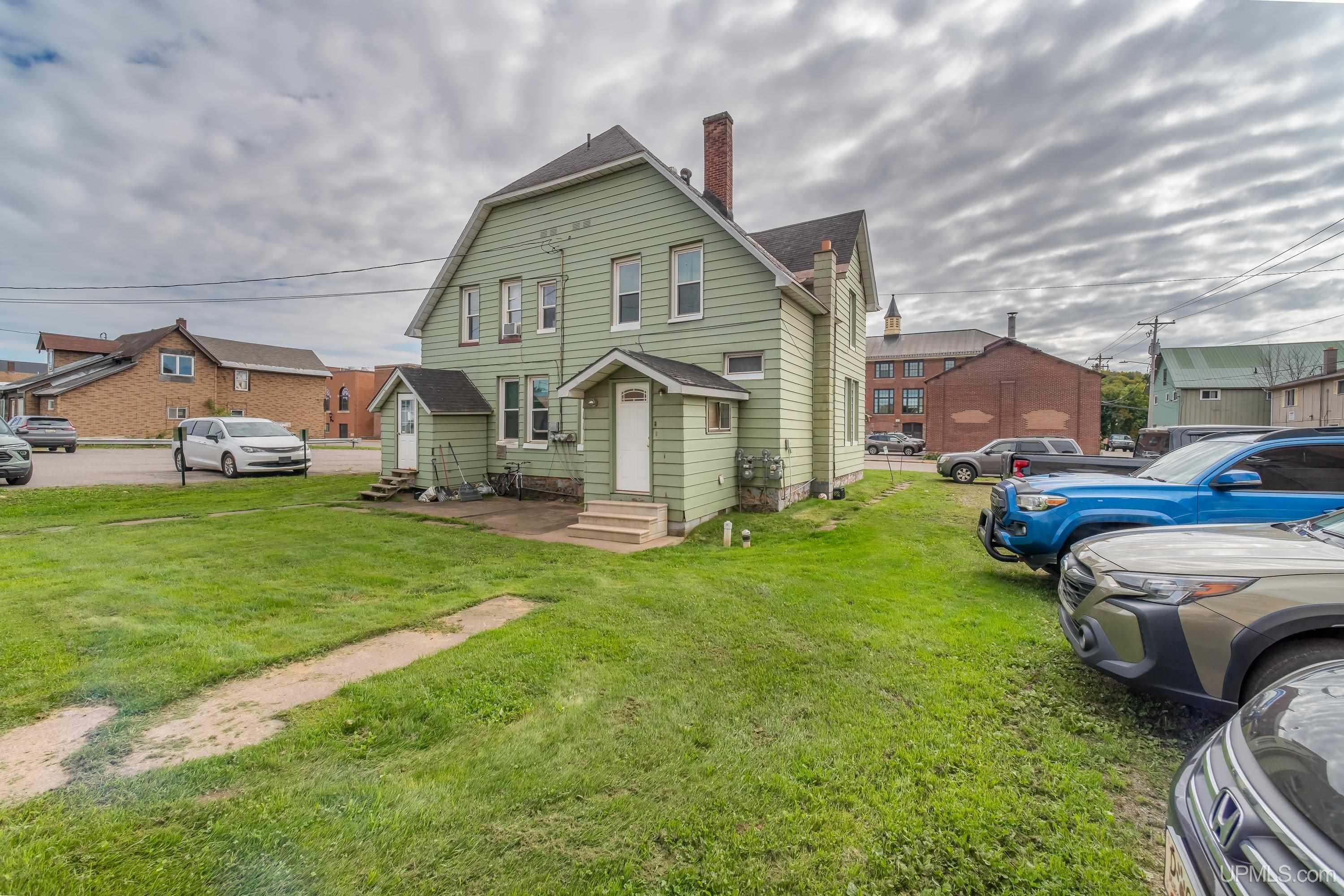 313-315 E Pearl Street Property Photo 3