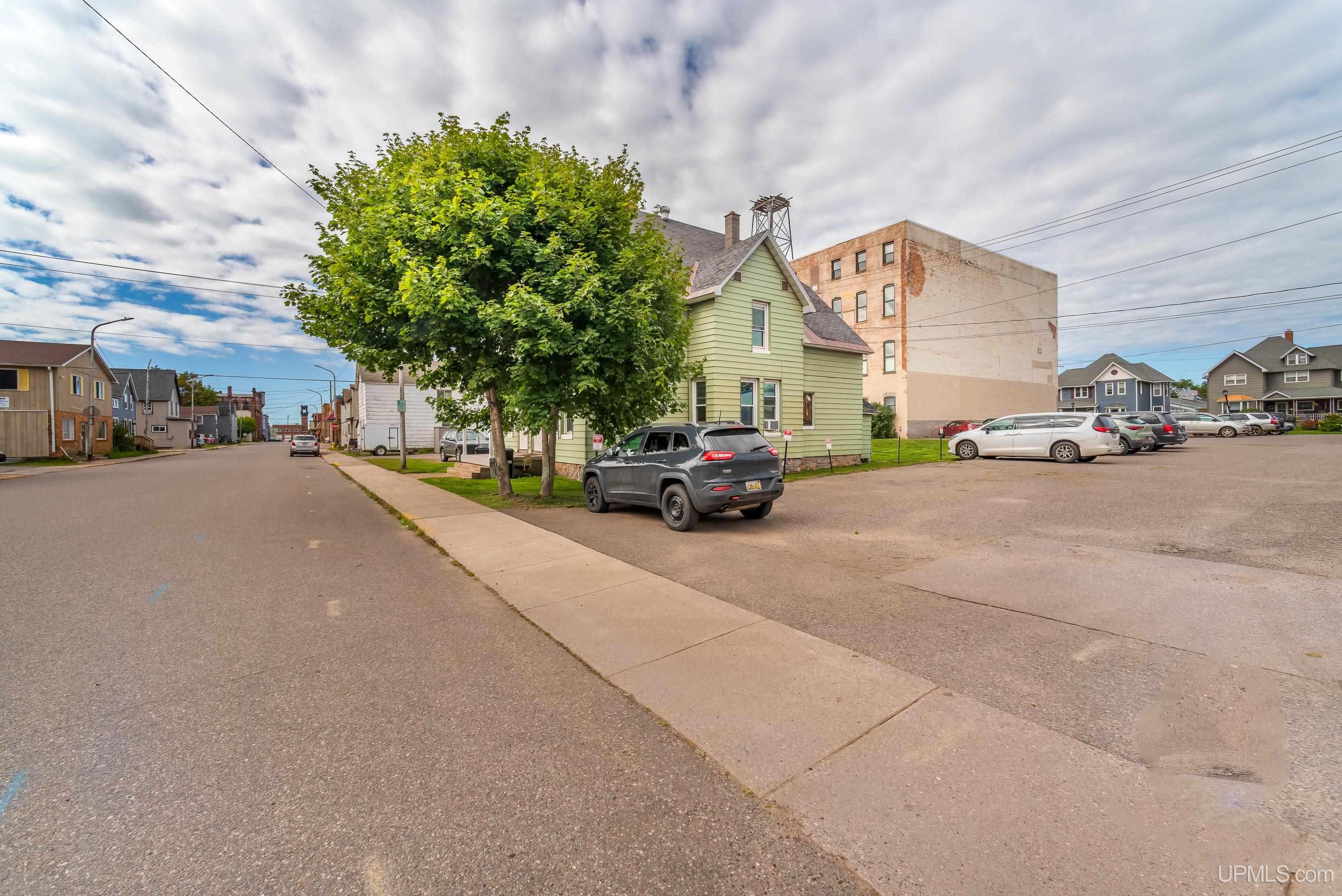 313-315 E Pearl Street Property Photo 4