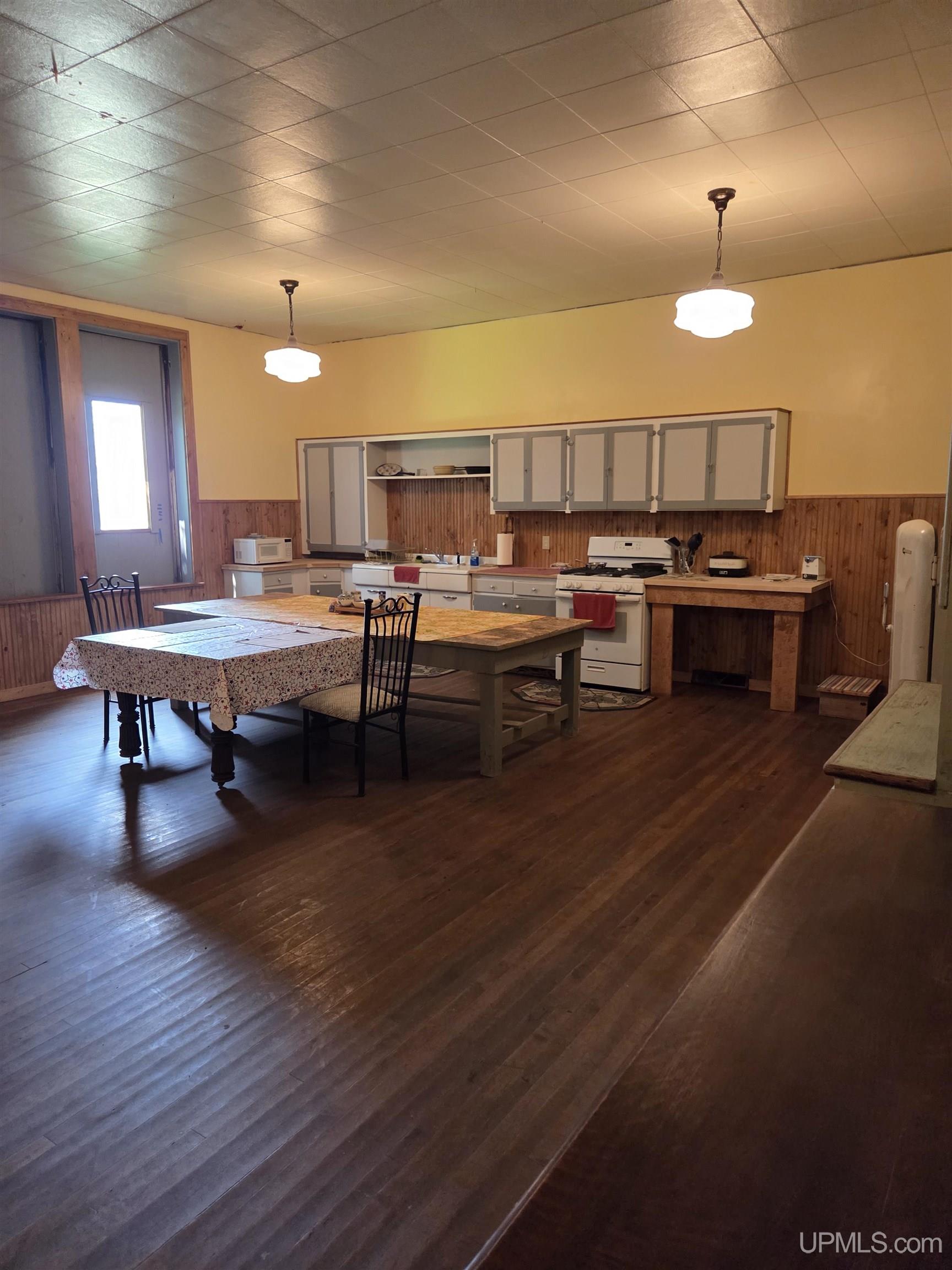 70 First Street Property Photo 7