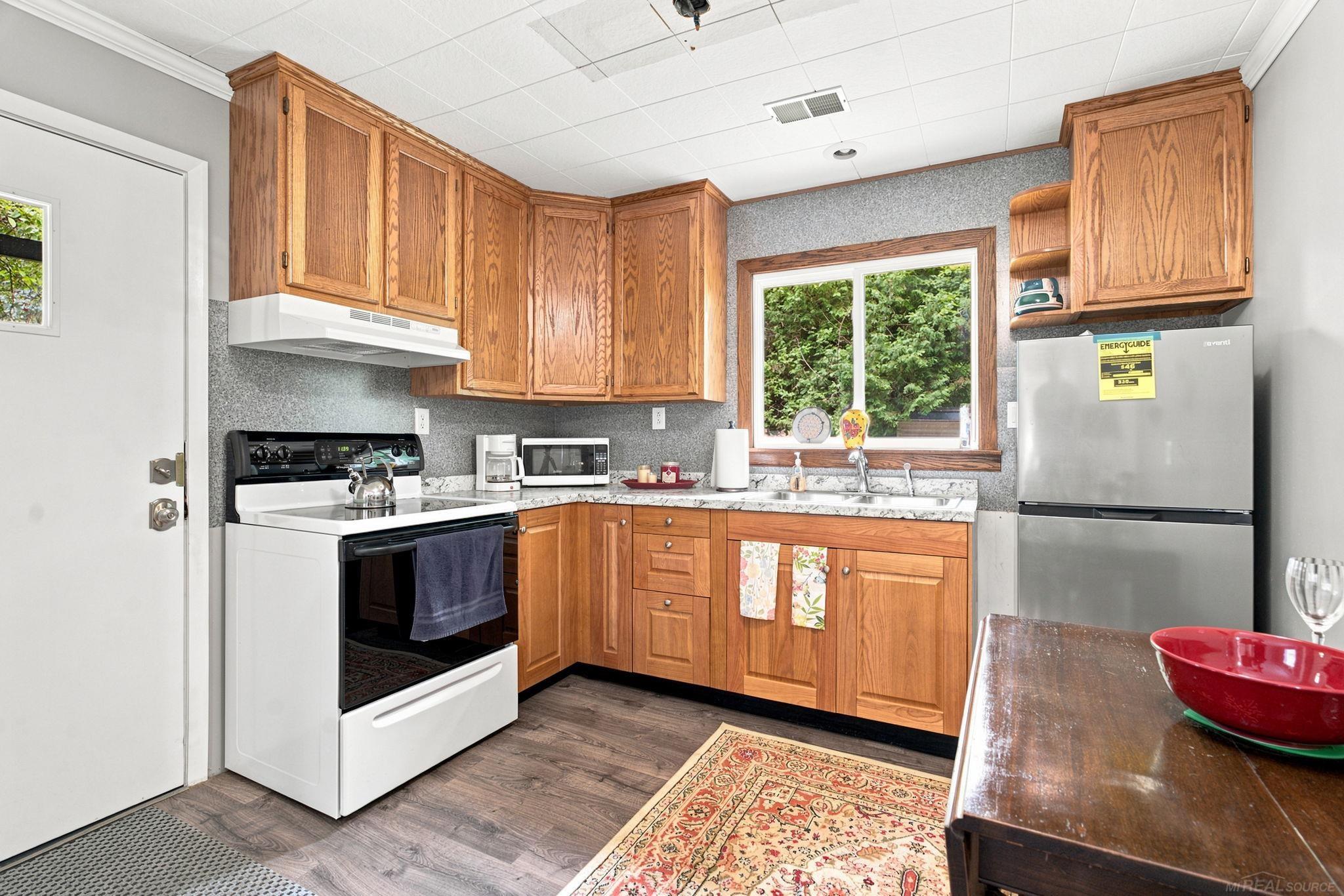 7405 Aspen Road Property Photo 8