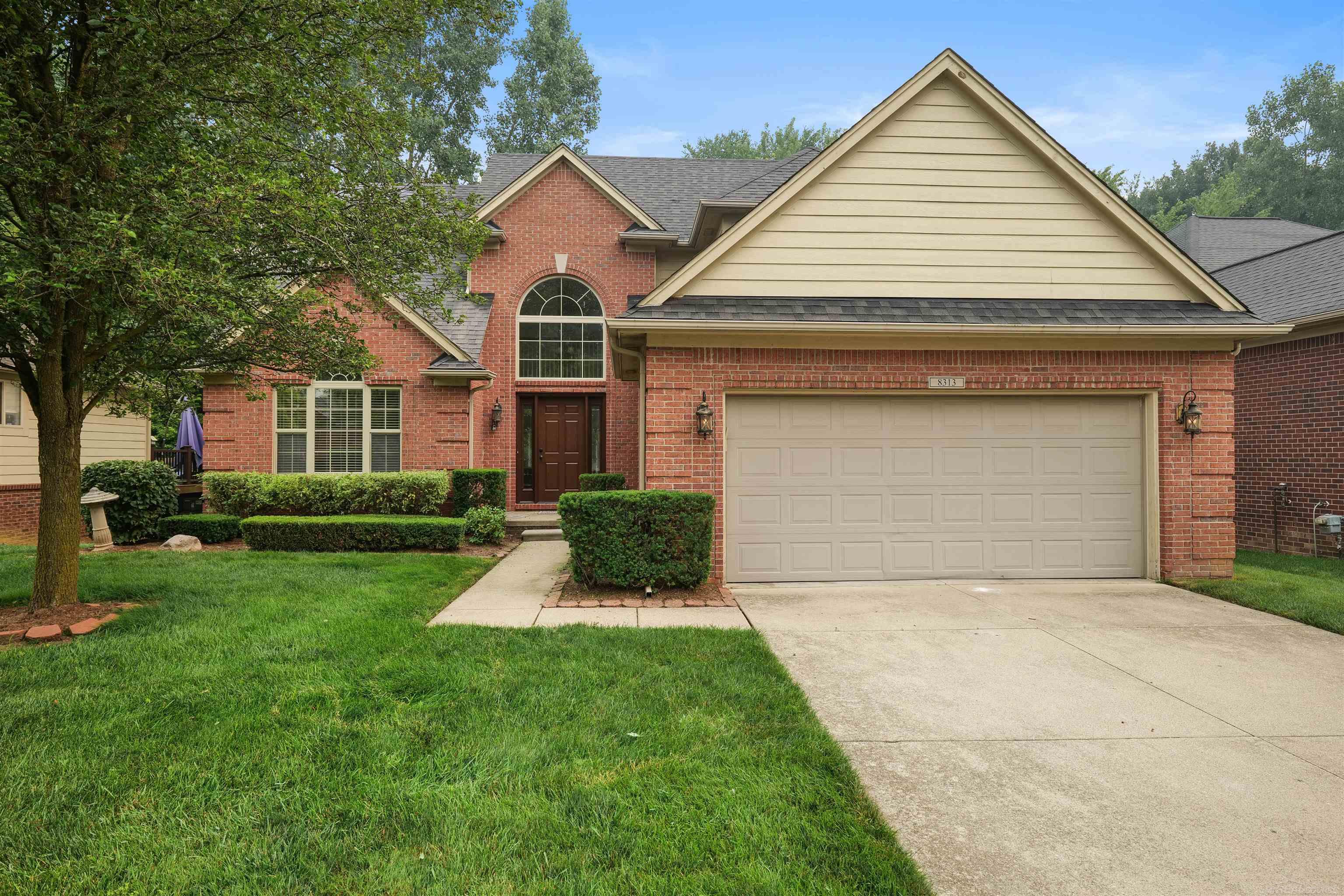 8313 Pine Creek Drive Property Photo 1