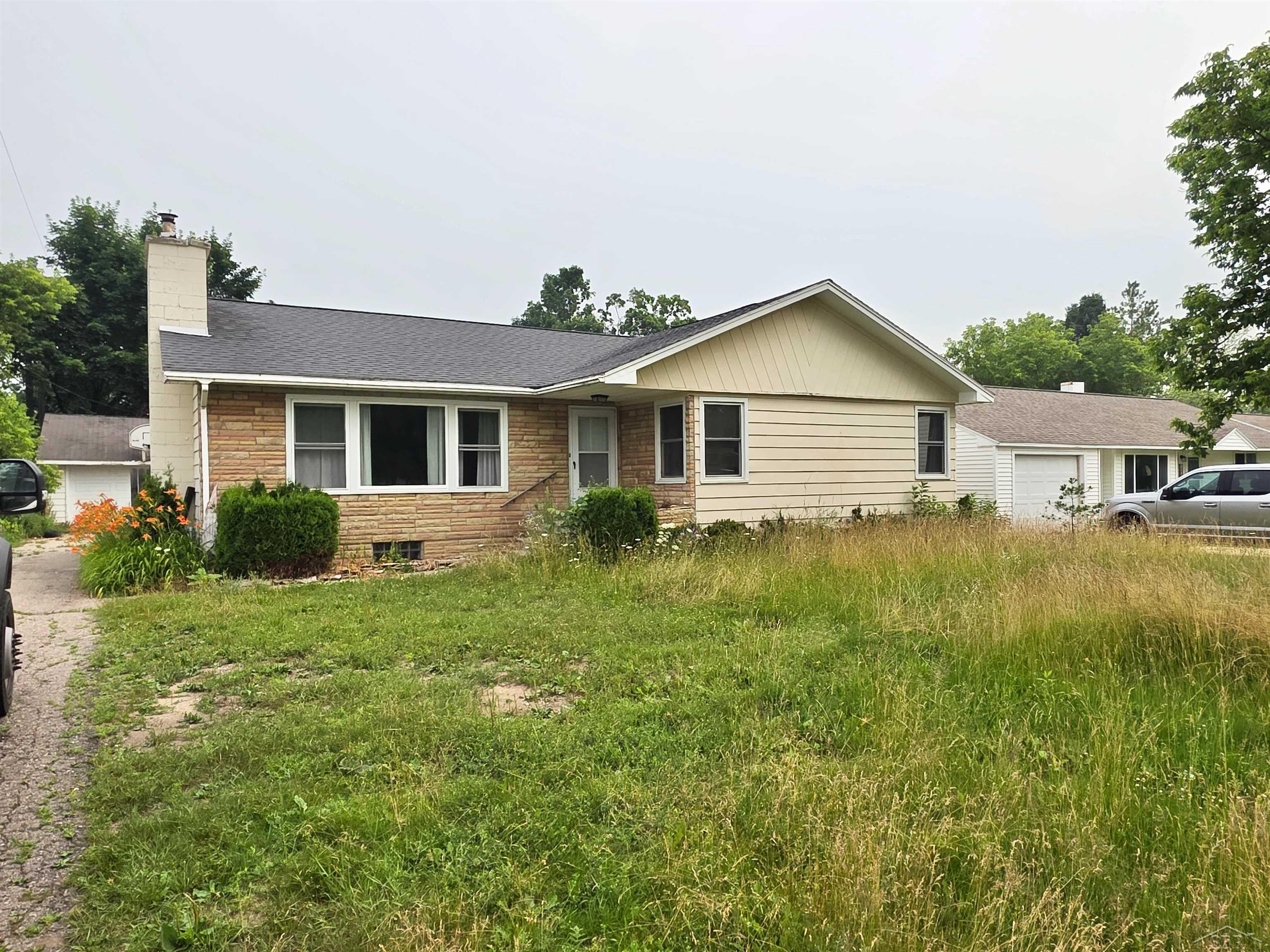 1267 Golf Course Road Property Photo 3