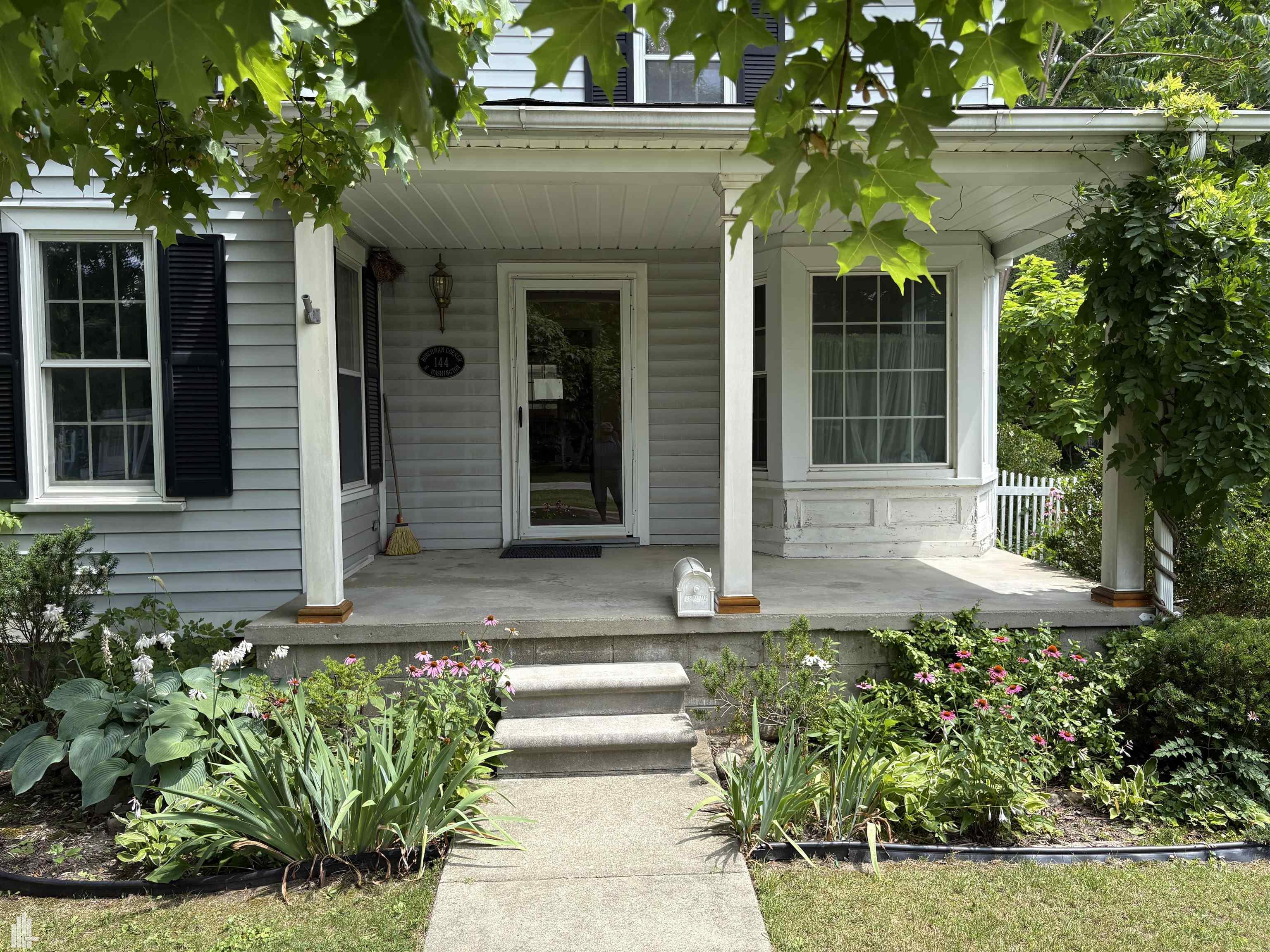 144 N Washington Streets