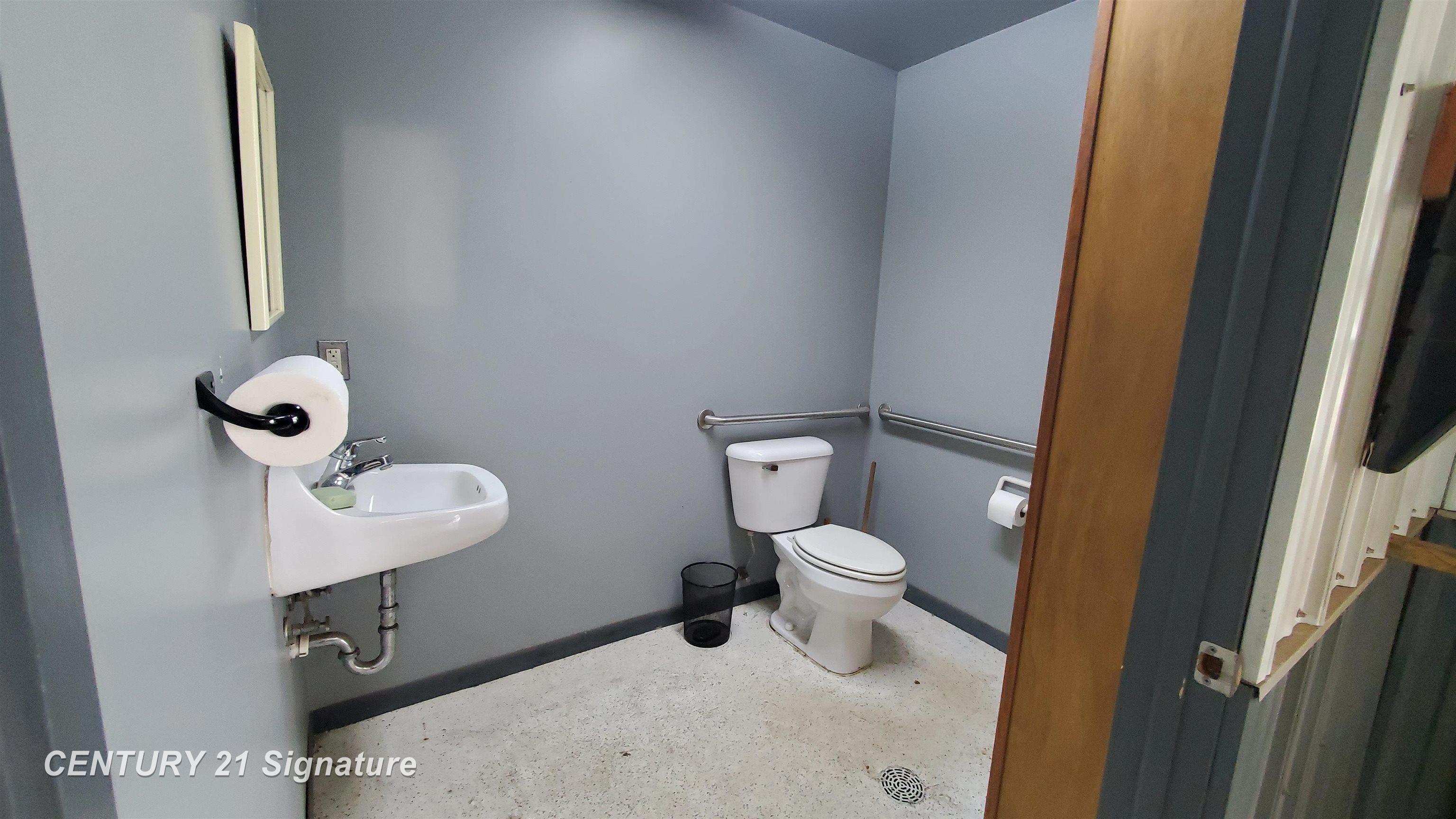 9449 Genesee Street Property Photo 8