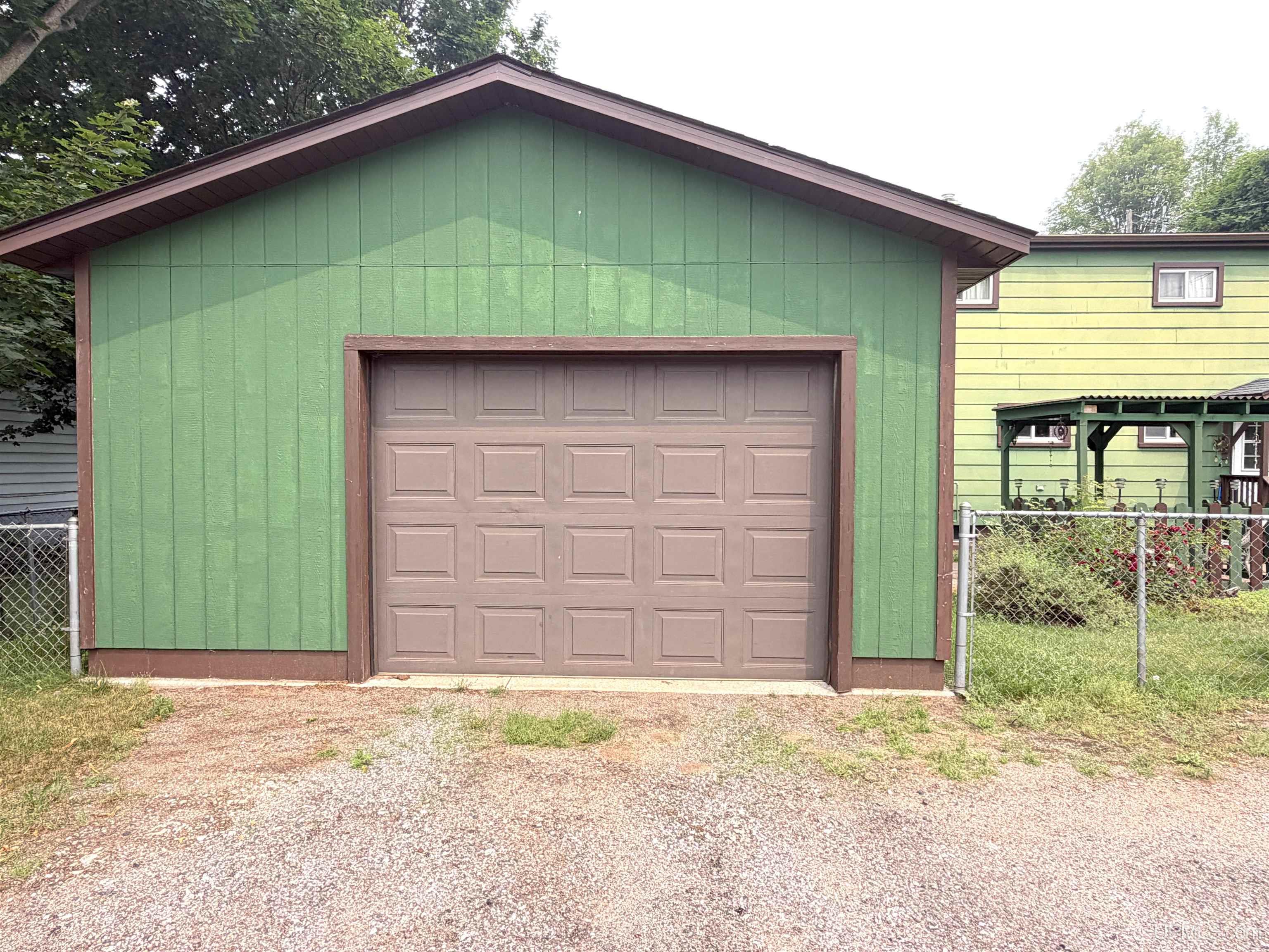 518 E Ridge Street Property Photo 14