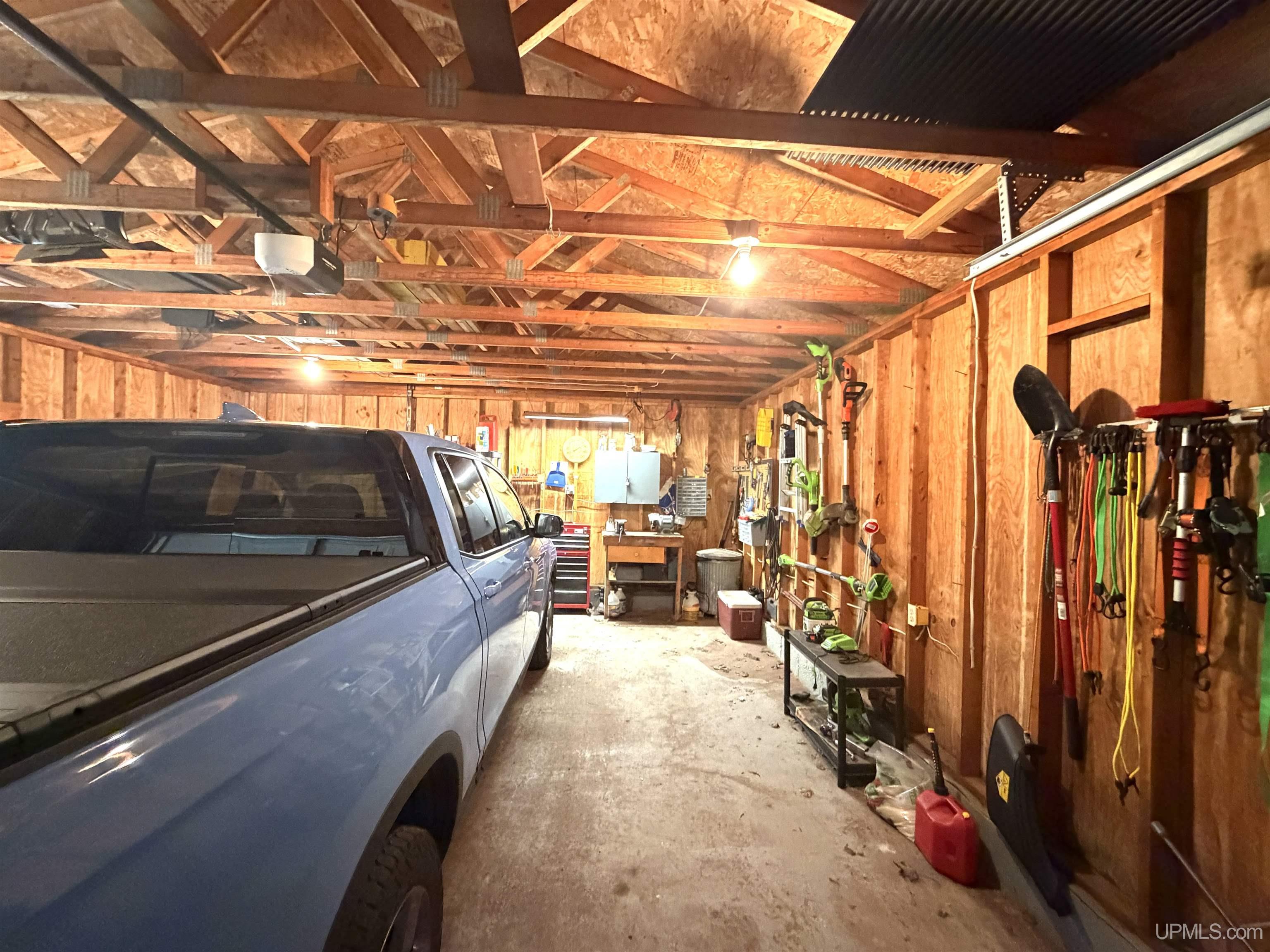 518 E Ridge Street Property Photo 17