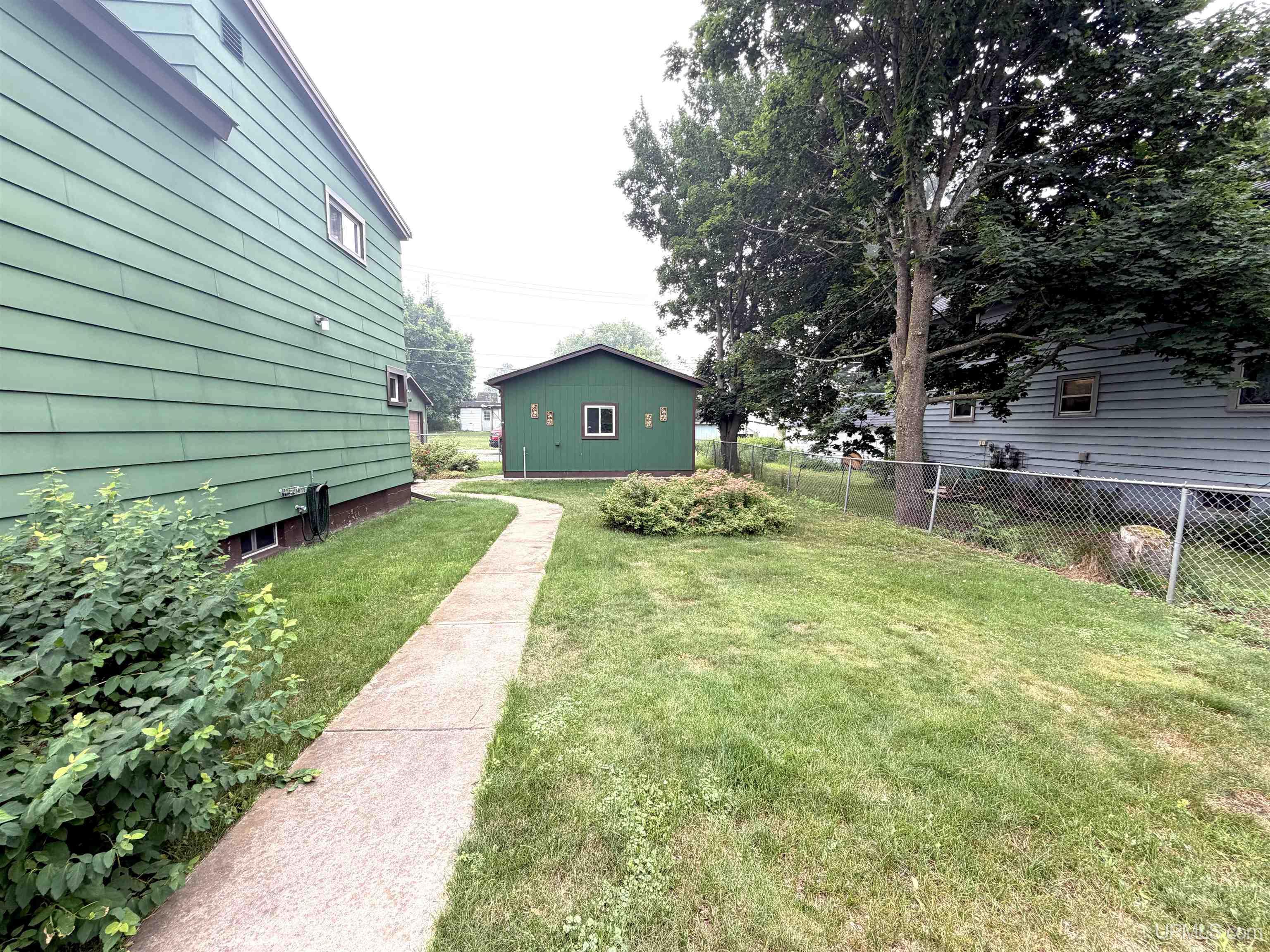 518 E Ridge Street Property Photo 21